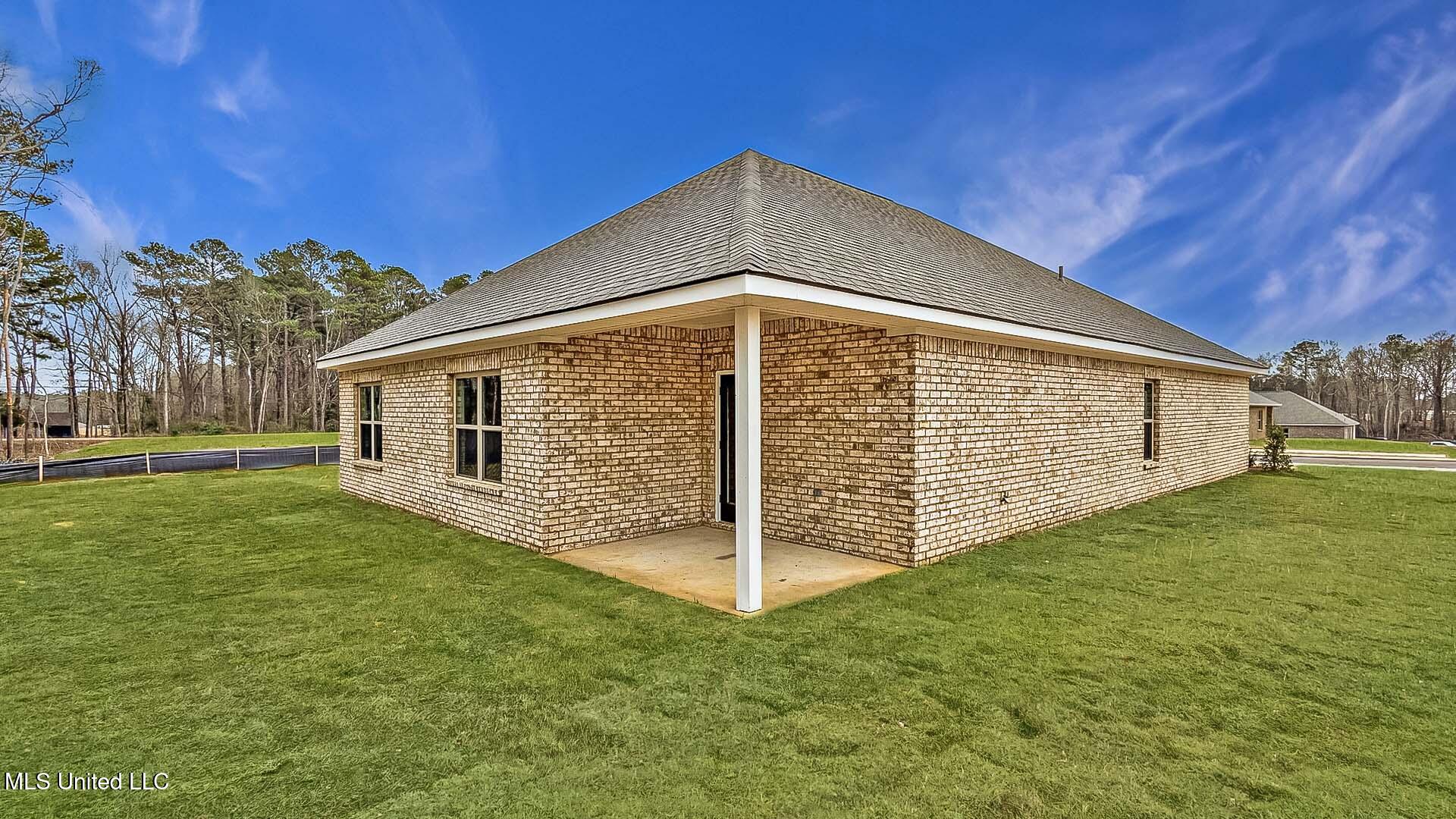 710 Honeysuckle Loop, Canton, Mississippi image 26