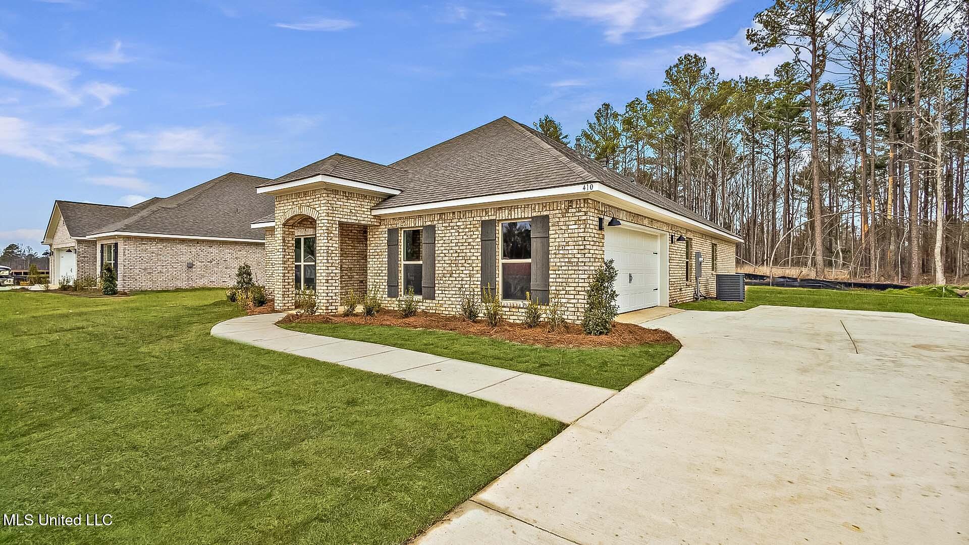 710 Honeysuckle Loop, Canton, Mississippi image 3