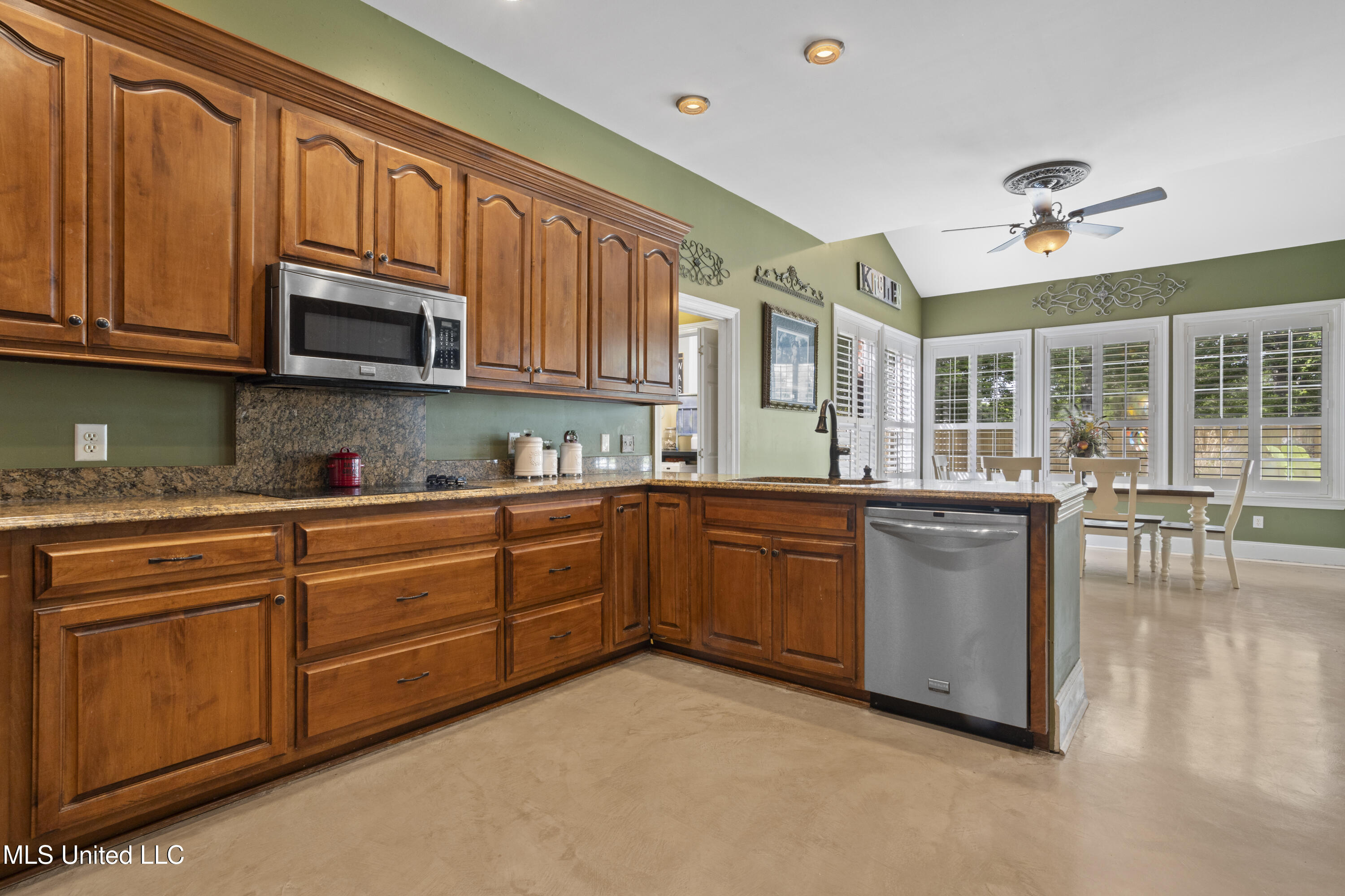 6 N Hill Drive, Carriere, Mississippi image 19