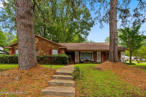 Homes For Sale - 1210 Huntcliff Way<br/> Clinton, MS 39056