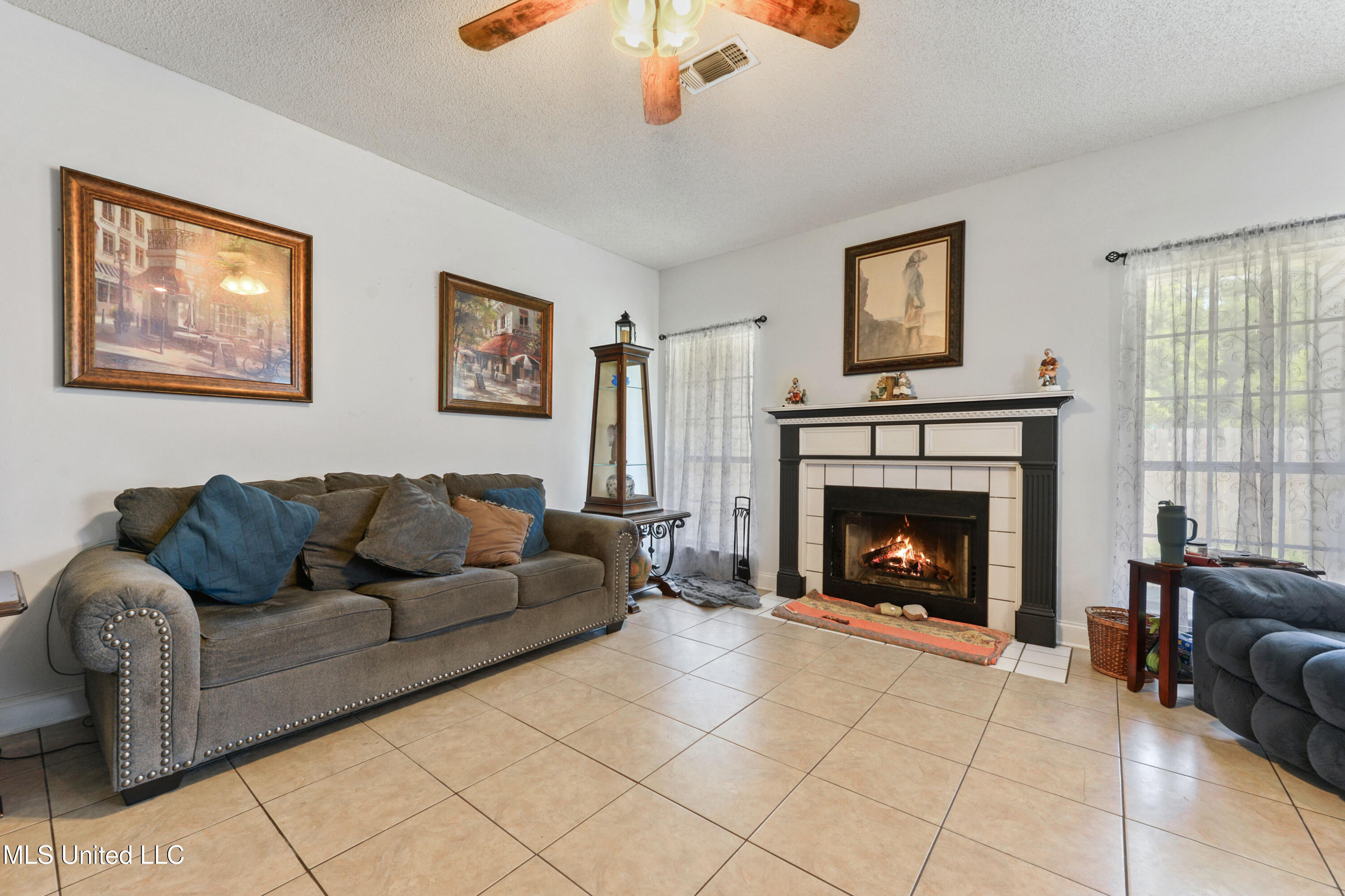 11053 Pin Oak Drive, Biloxi, Mississippi image 3