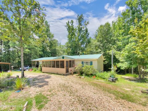 Homes For Sale - 51 Rock Road<br/> Forrest County, Hattiesburg, MS 39401