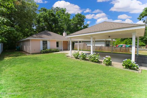 Single Family Residence in Gulfport MS 723 24th Street.jpg