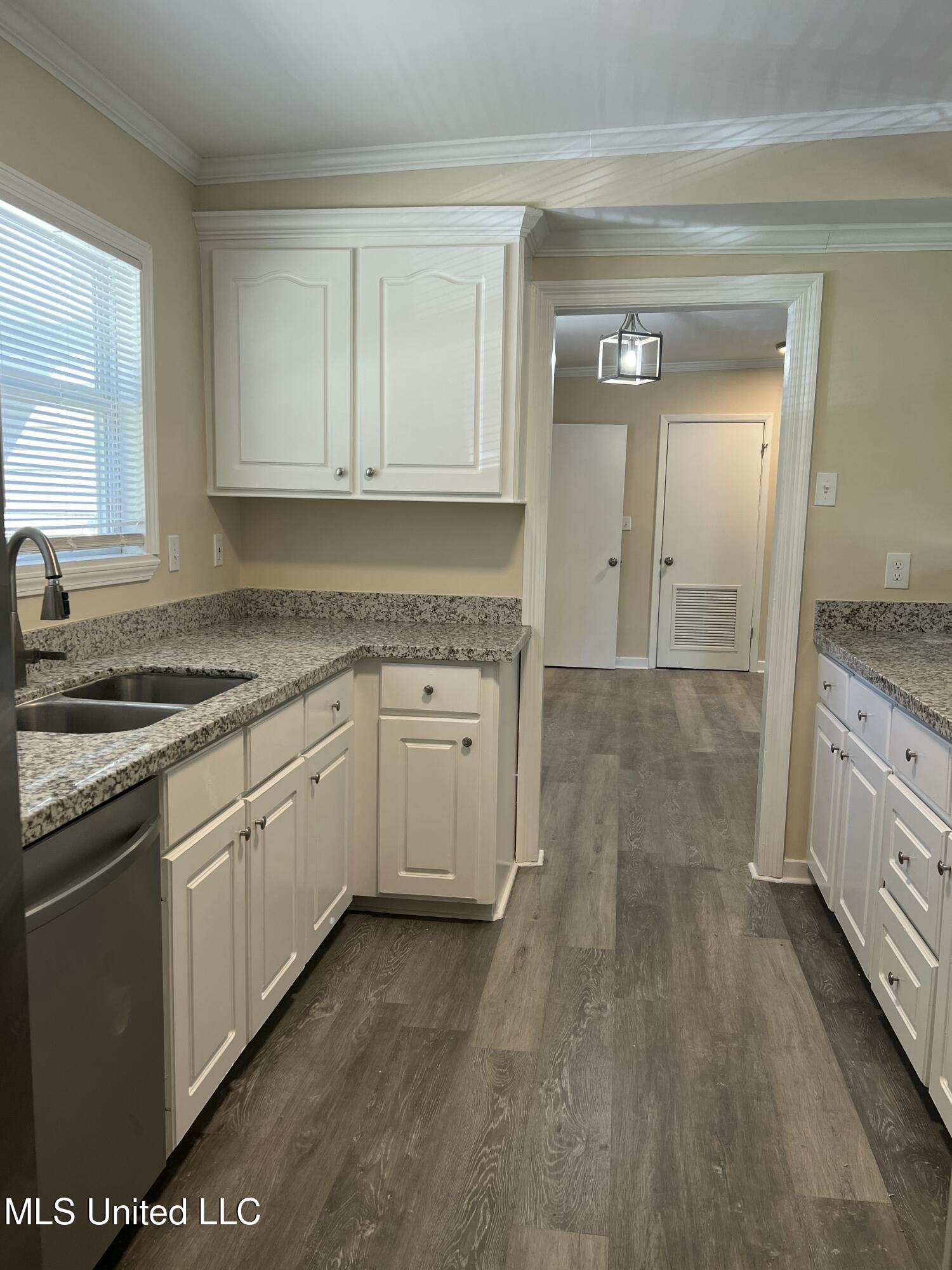 213 Mount Salus Road, Clinton, Mississippi image 3