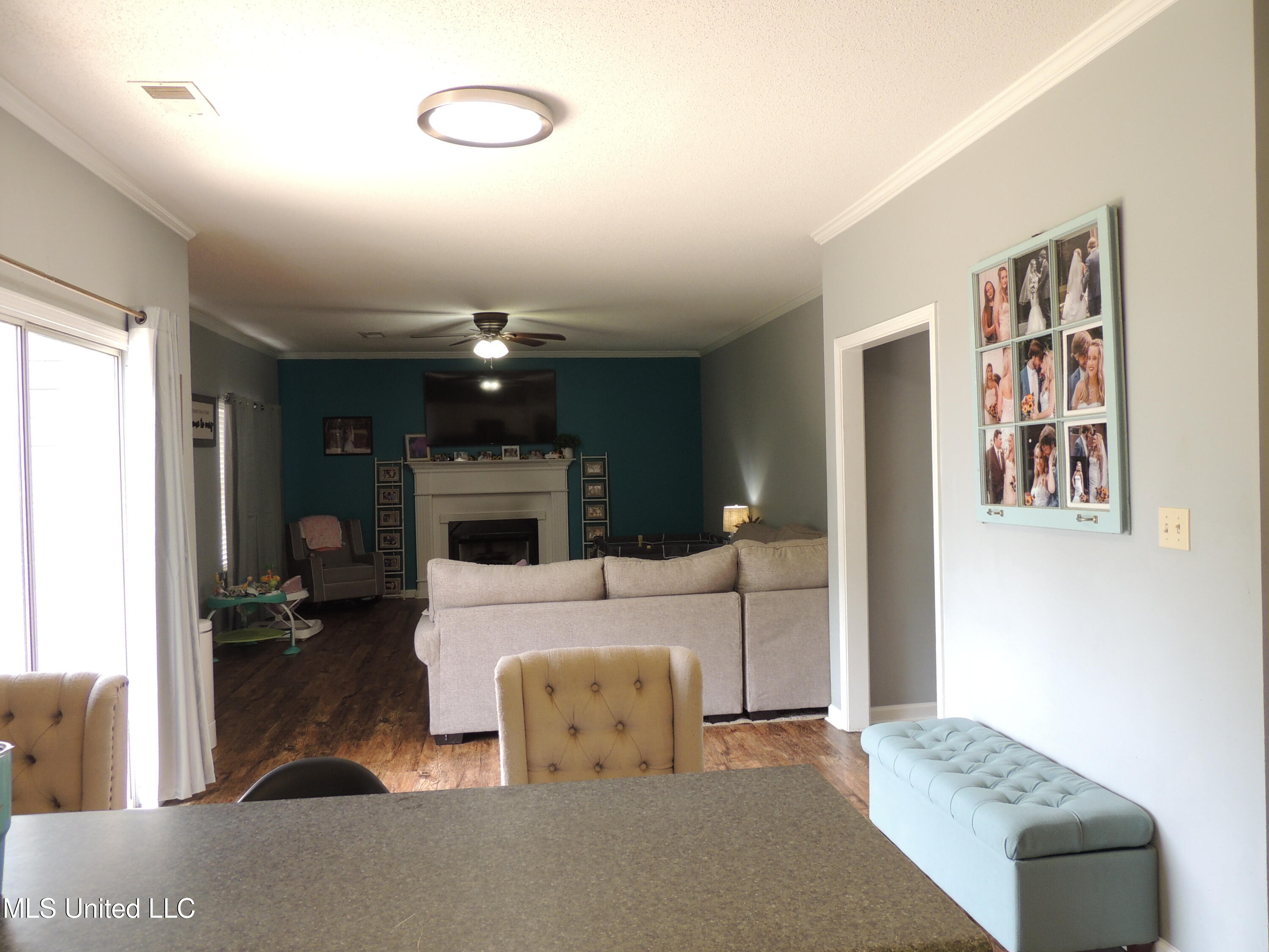 125 Blue Lake Drive, Lake Cormorant, Mississippi image 13