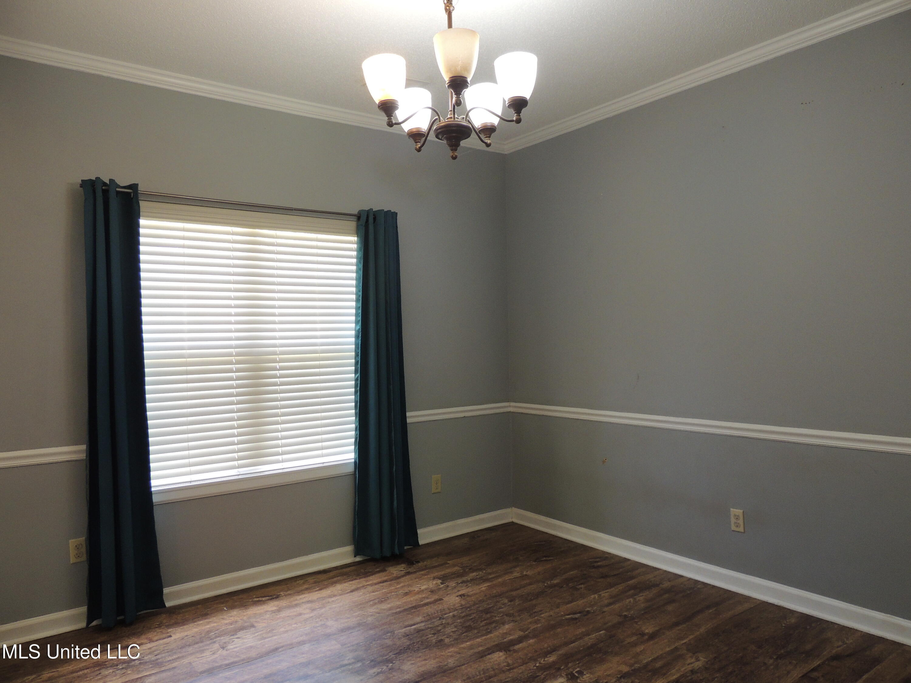 125 Blue Lake Drive, Lake Cormorant, Mississippi image 4