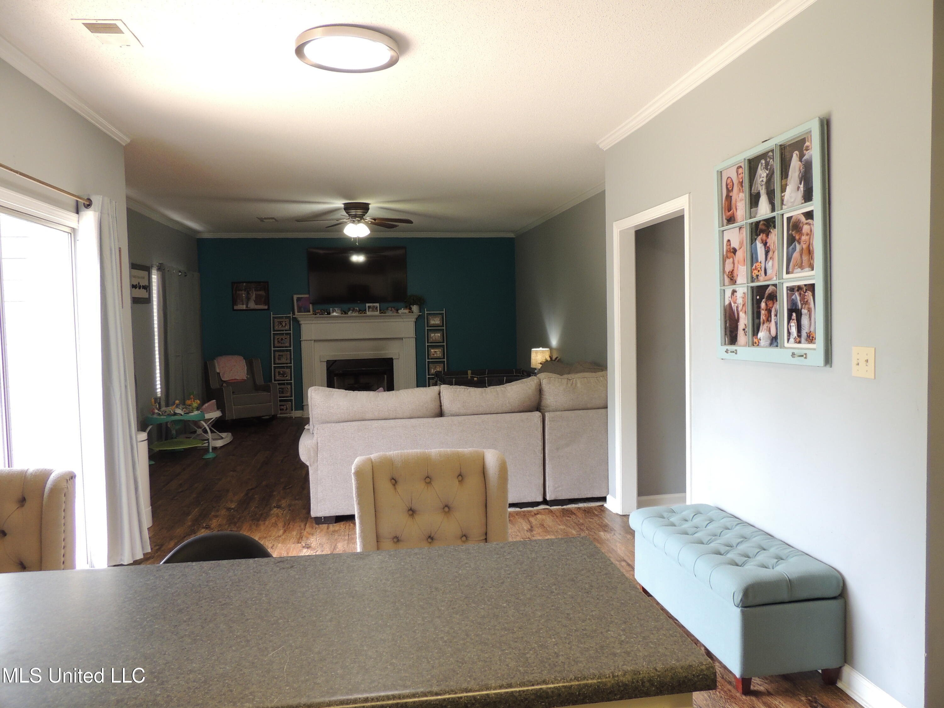 125 Blue Lake Drive, Lake Cormorant, Mississippi image 14