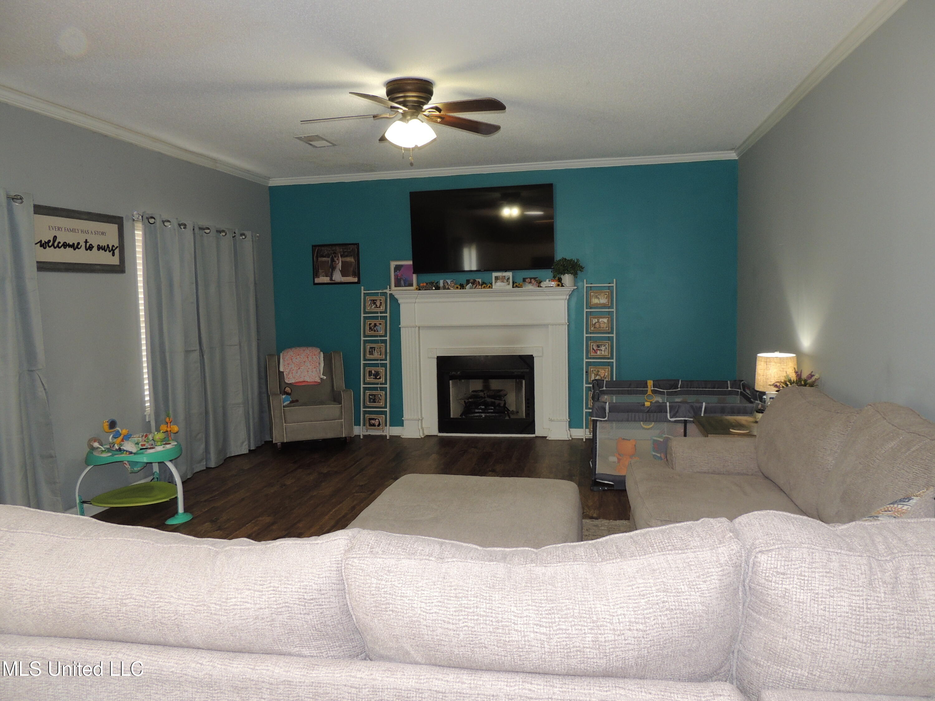 125 Blue Lake Drive, Lake Cormorant, Mississippi image 7