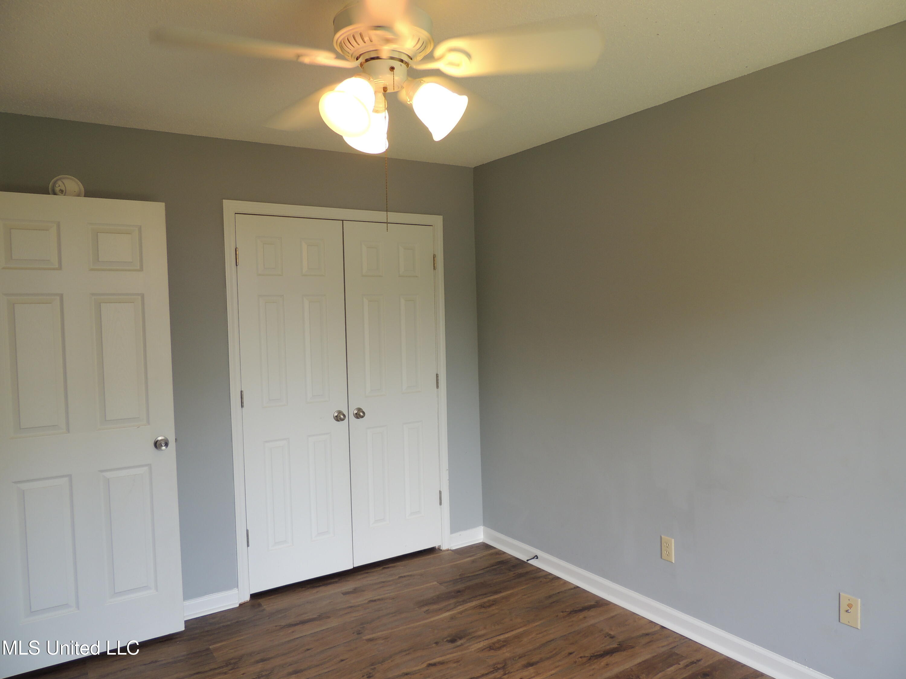125 Blue Lake Drive, Lake Cormorant, Mississippi image 24