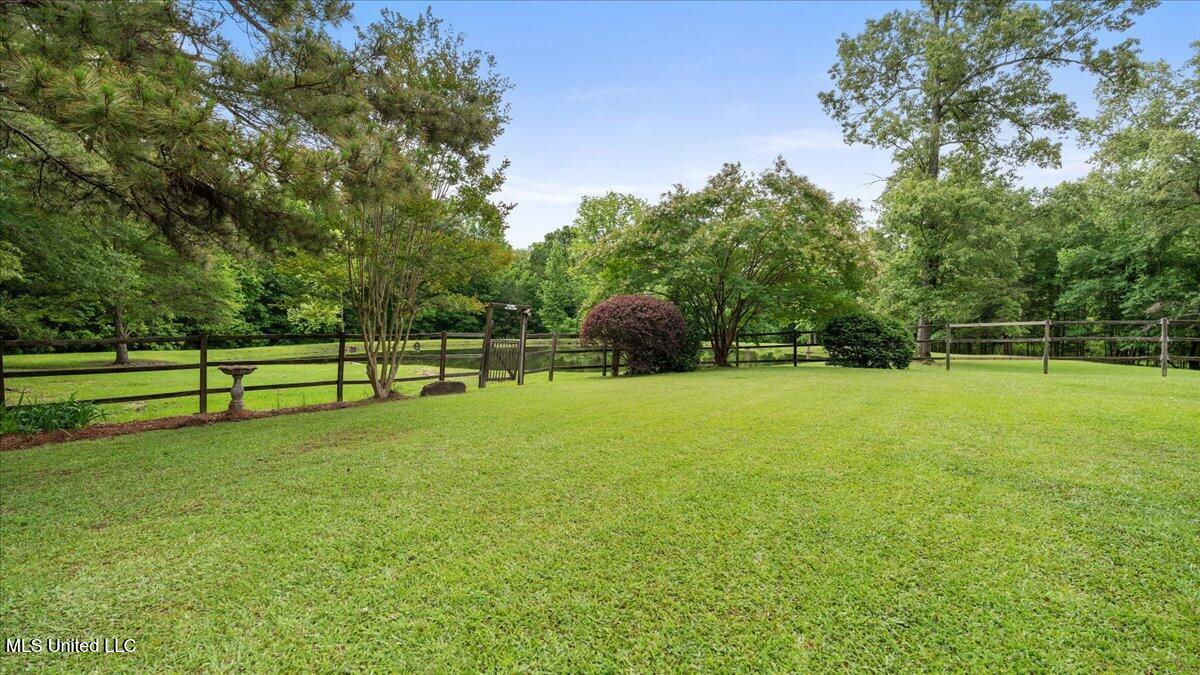768 Lake Boulevard, Vicksburg, Mississippi image 11