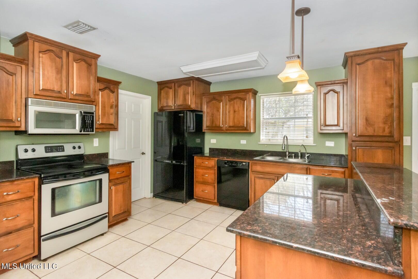 6904 Andover Street, Moss Point, Mississippi image 4