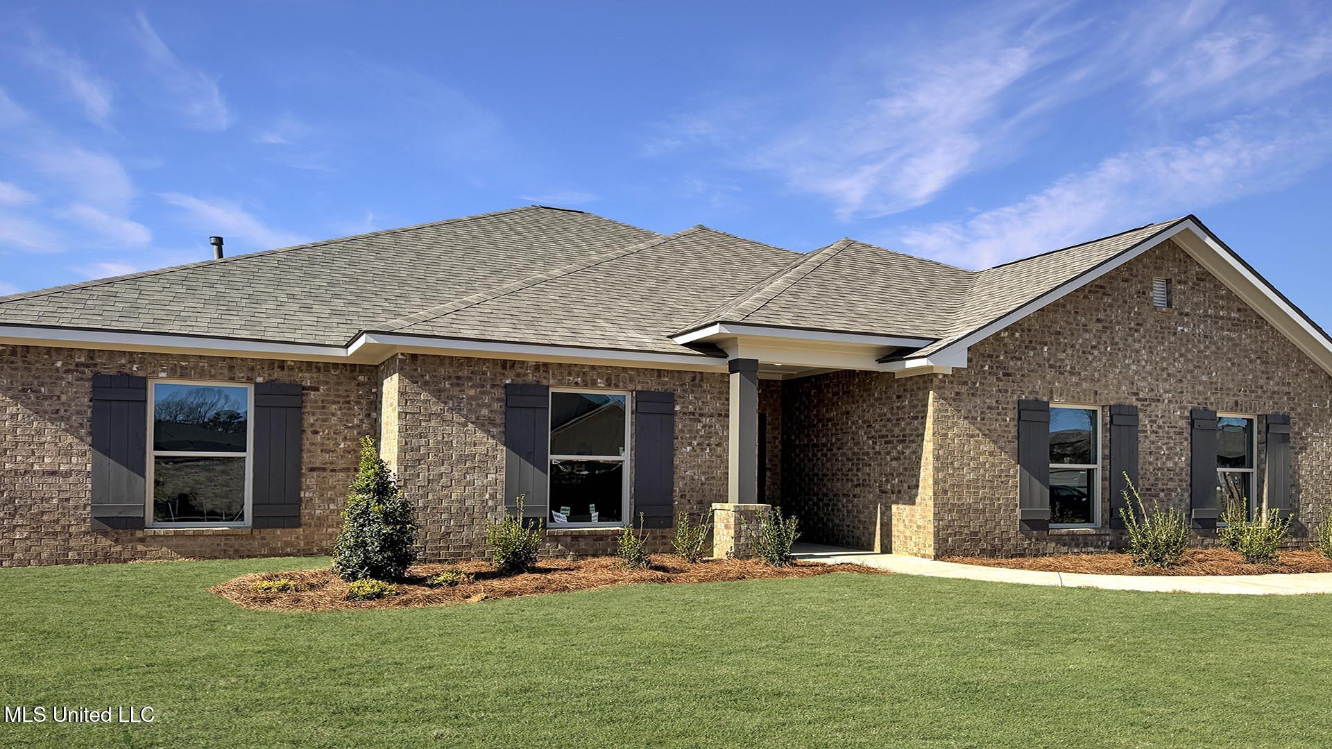 114 Horseshoe Boulevard, Clinton, Mississippi image 2