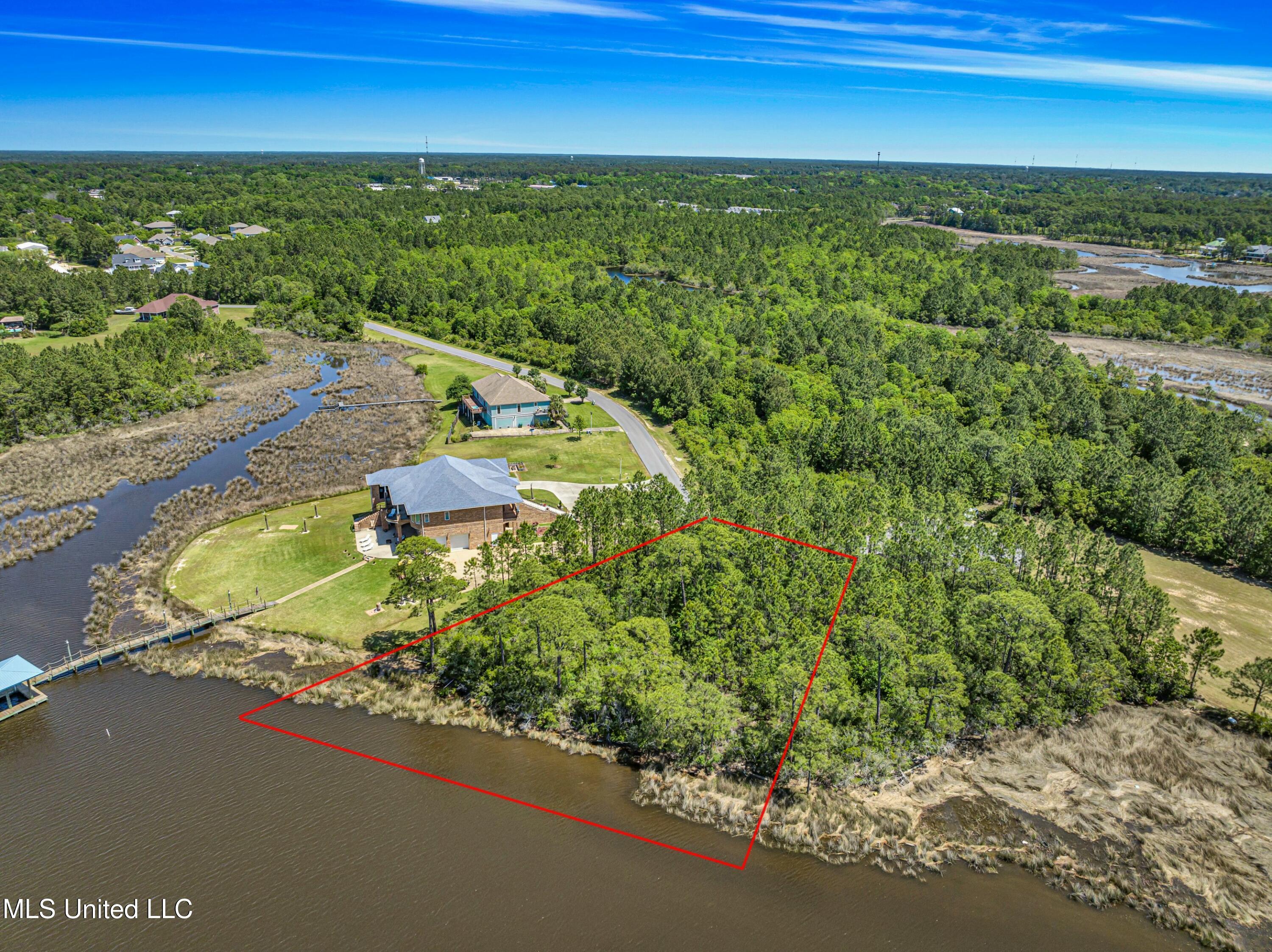 Martin Bayou Drive, Biloxi, Mississippi image 5