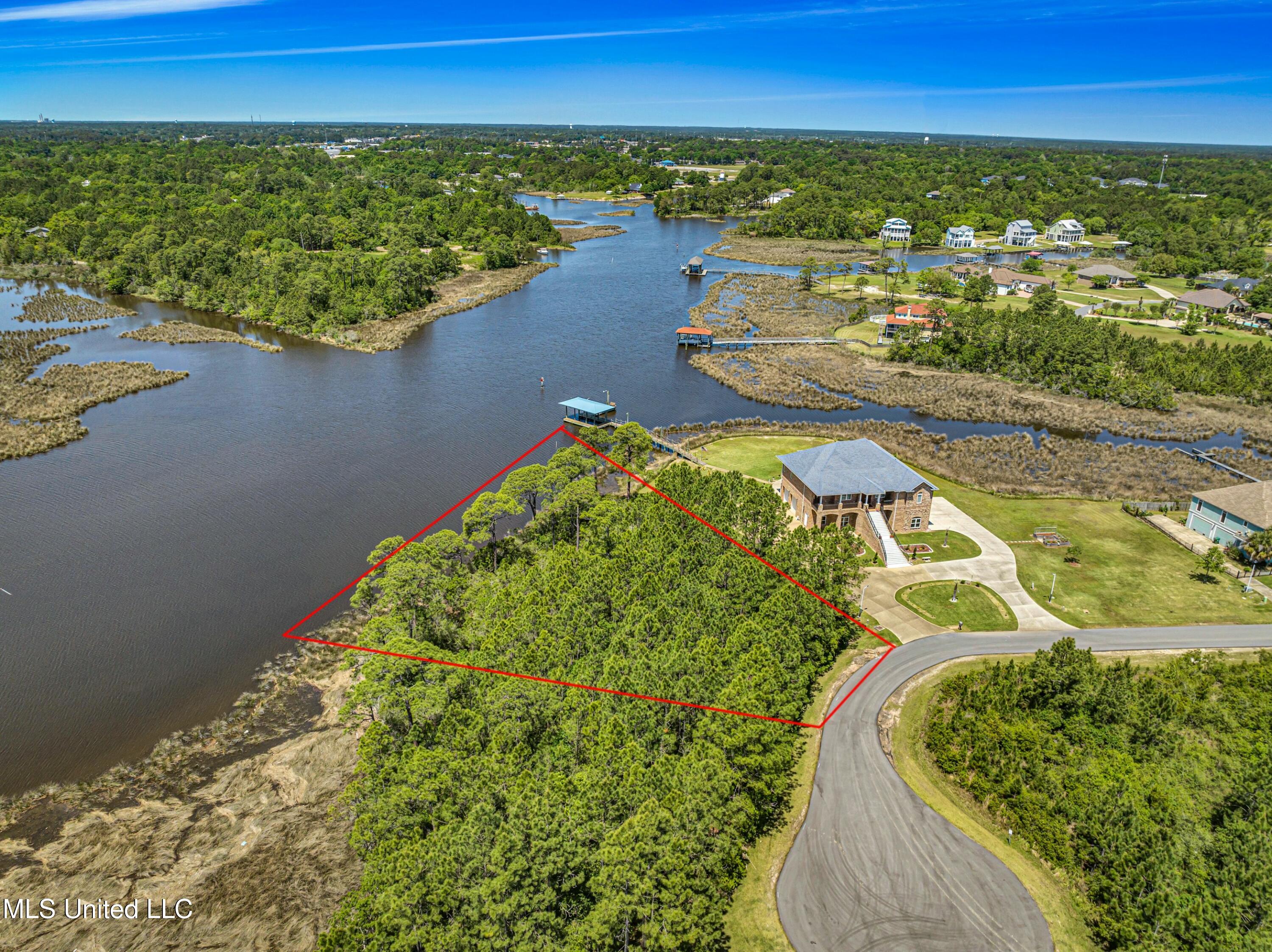 Martin Bayou Drive, Biloxi, Mississippi image 7