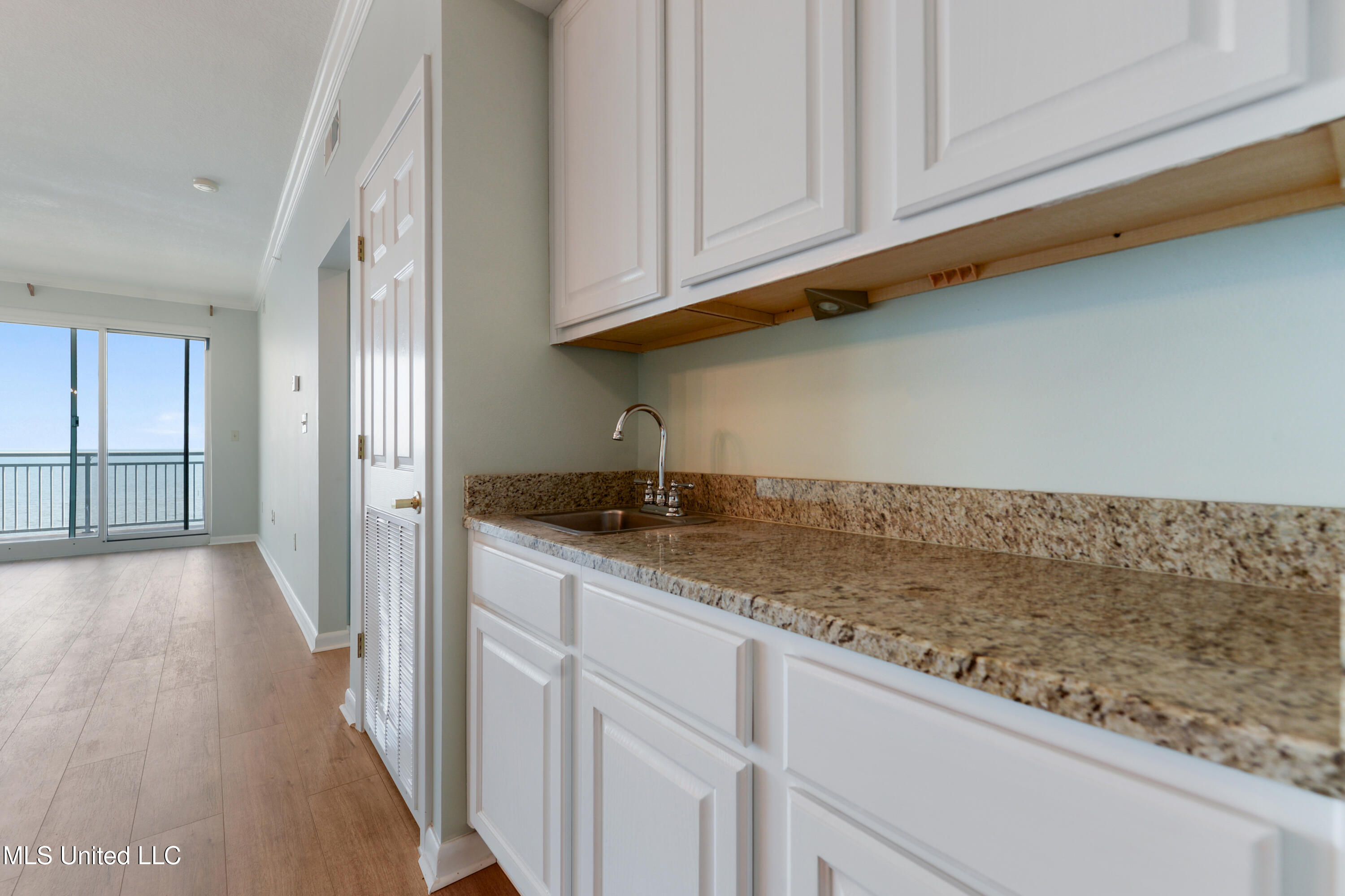 2230 Beach Drive #1002, Gulfport, Mississippi image 6