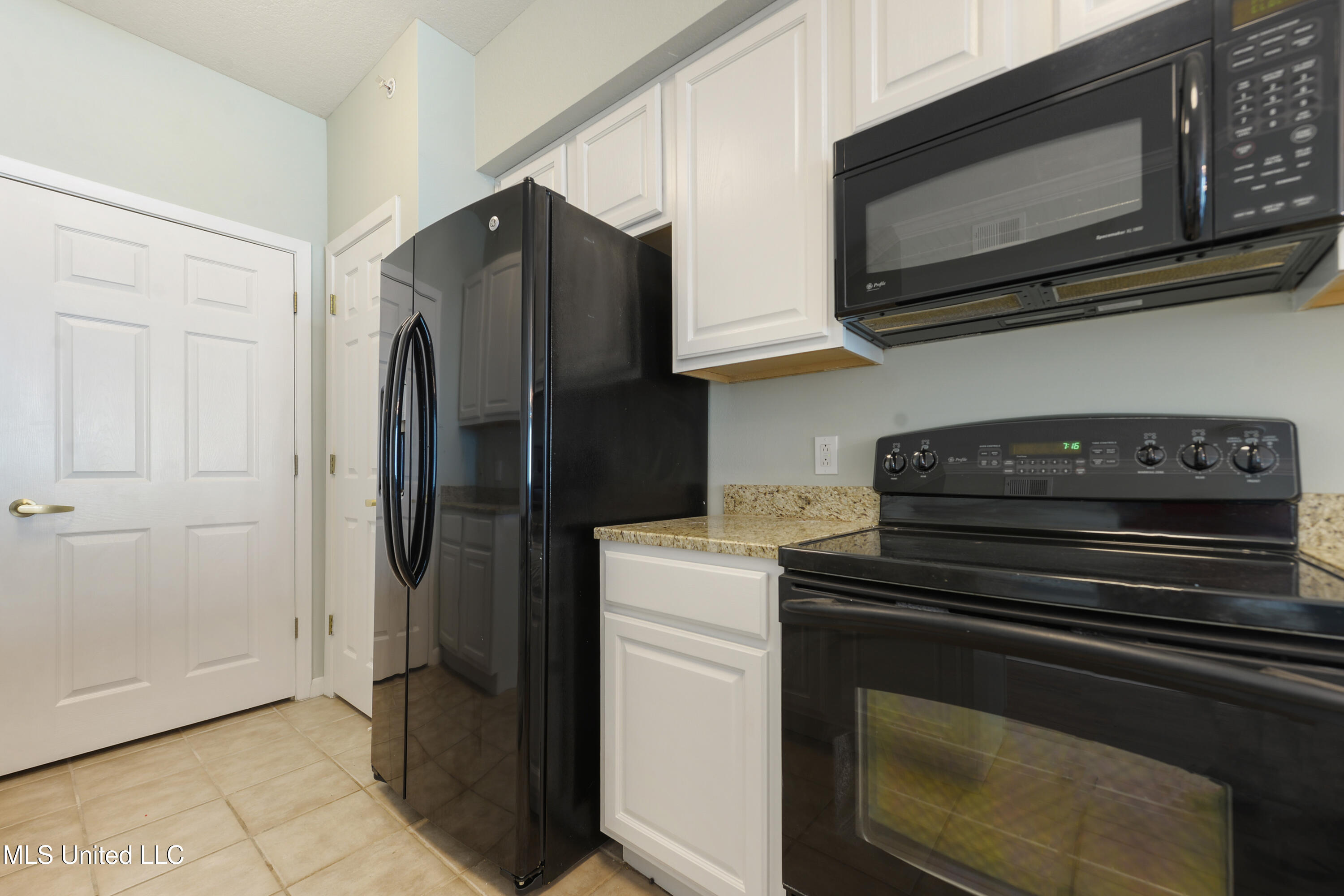 2230 Beach Drive #1002, Gulfport, Mississippi image 9
