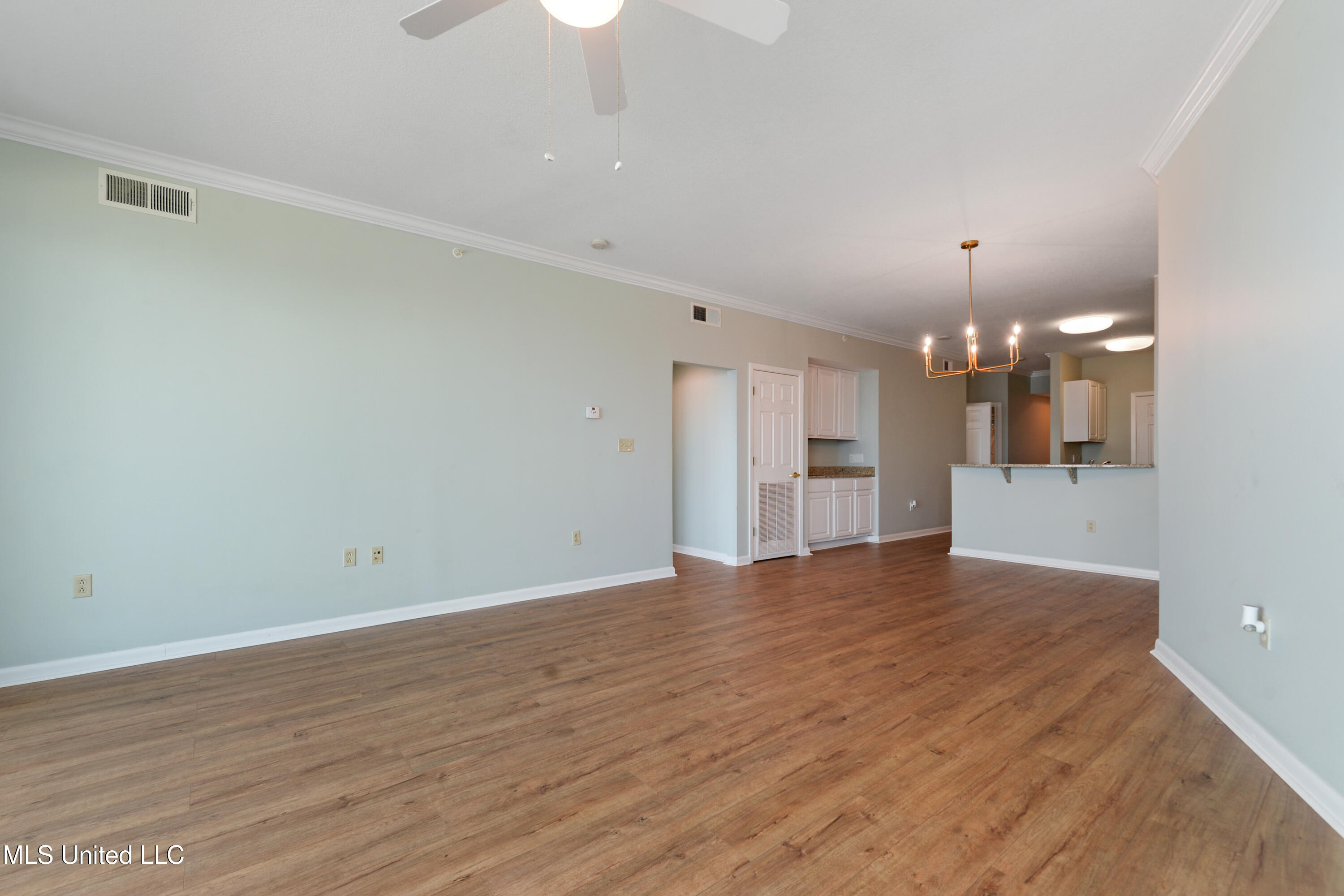 2230 Beach Drive #1002, Gulfport, Mississippi image 4