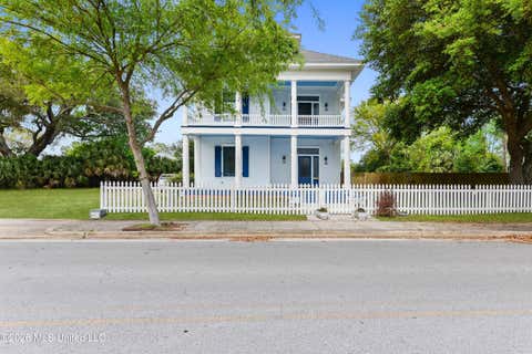Homes For Sale - 620 Howard Avenue<br/> Biloxi, MS 39530