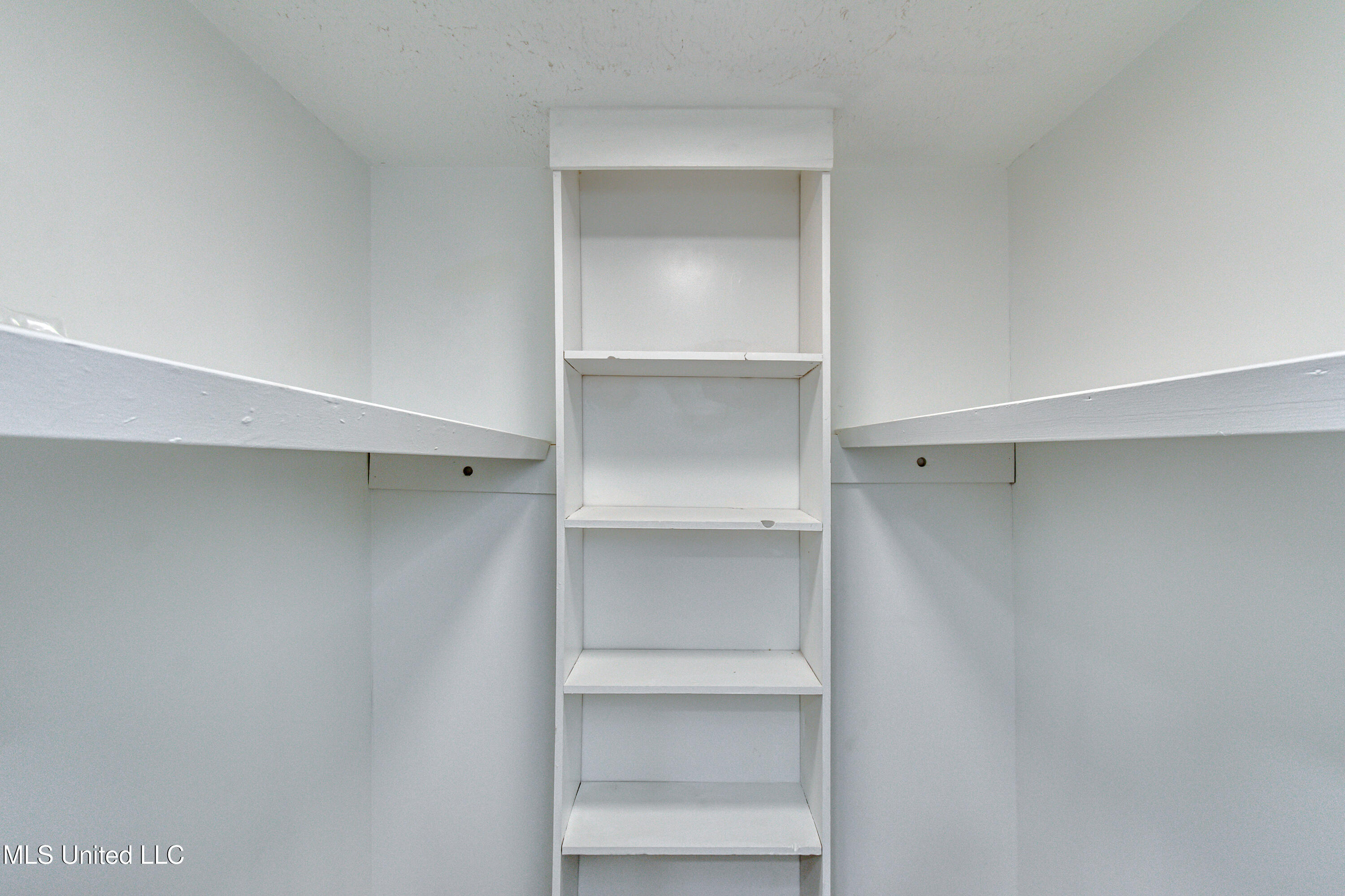 Jackson, Mississippi 39212, United States, 3 Bedrooms Bedrooms, ,2 BathroomsBathrooms,Residential,Active,32025