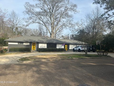 Homes For Sale - 110 Oakview Road<br/> Brookhaven, MS 39601