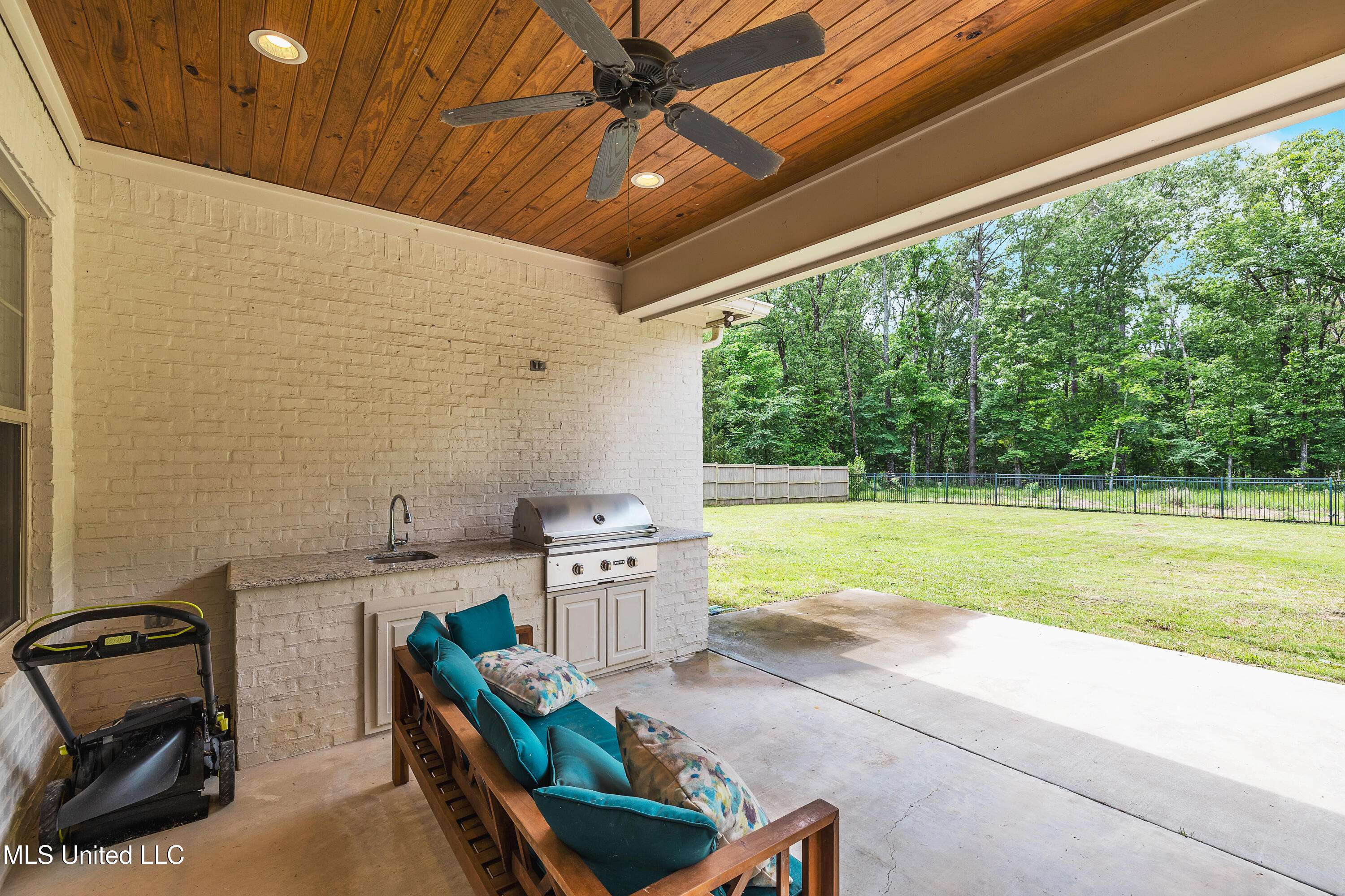 413 Miles Cove, Brandon, Mississippi image 4