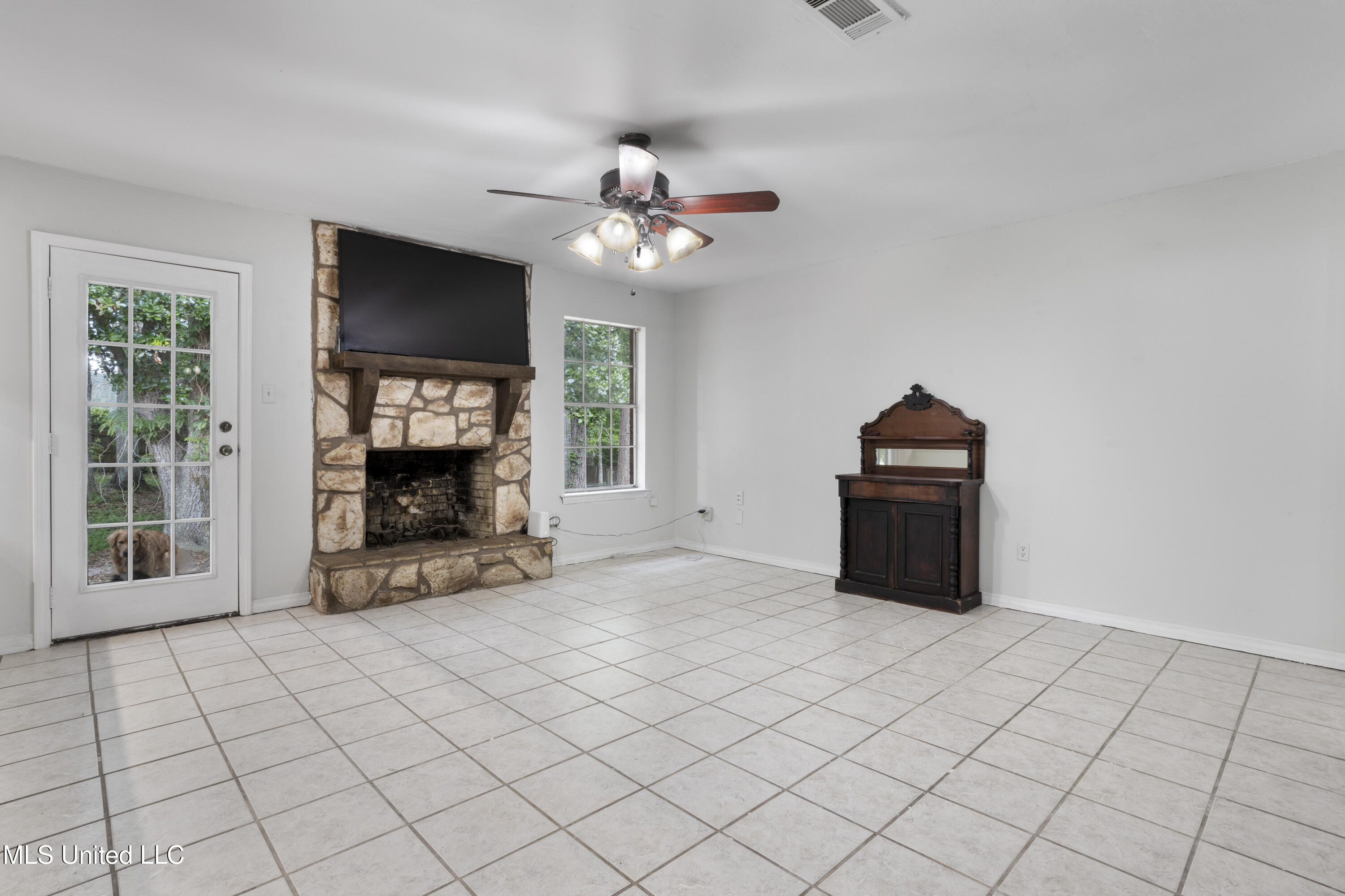 3411 Queen Elizabeth Drive, Ocean Springs, Mississippi image 4