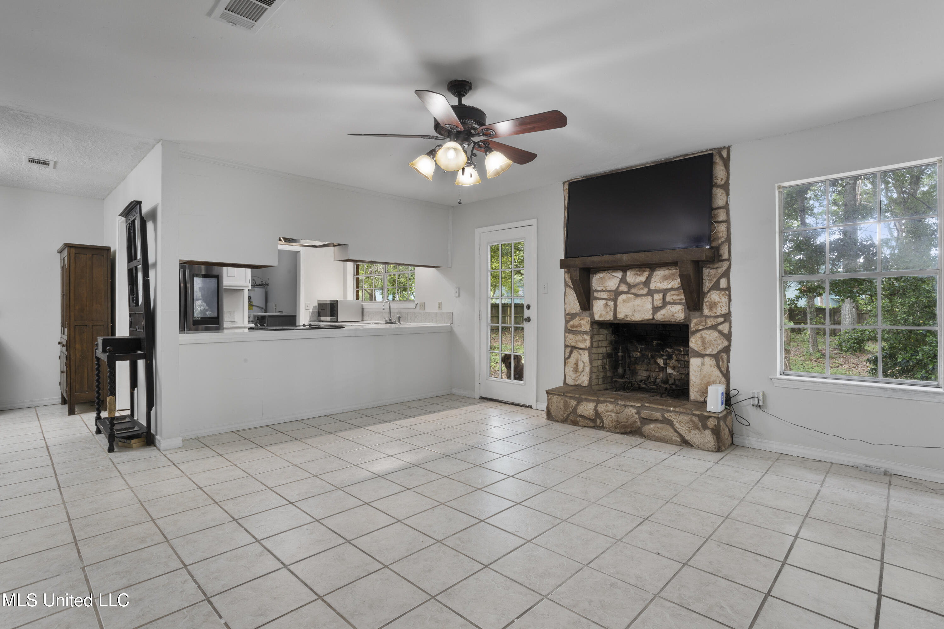 3411 Queen Elizabeth Drive, Ocean Springs, Mississippi image 7