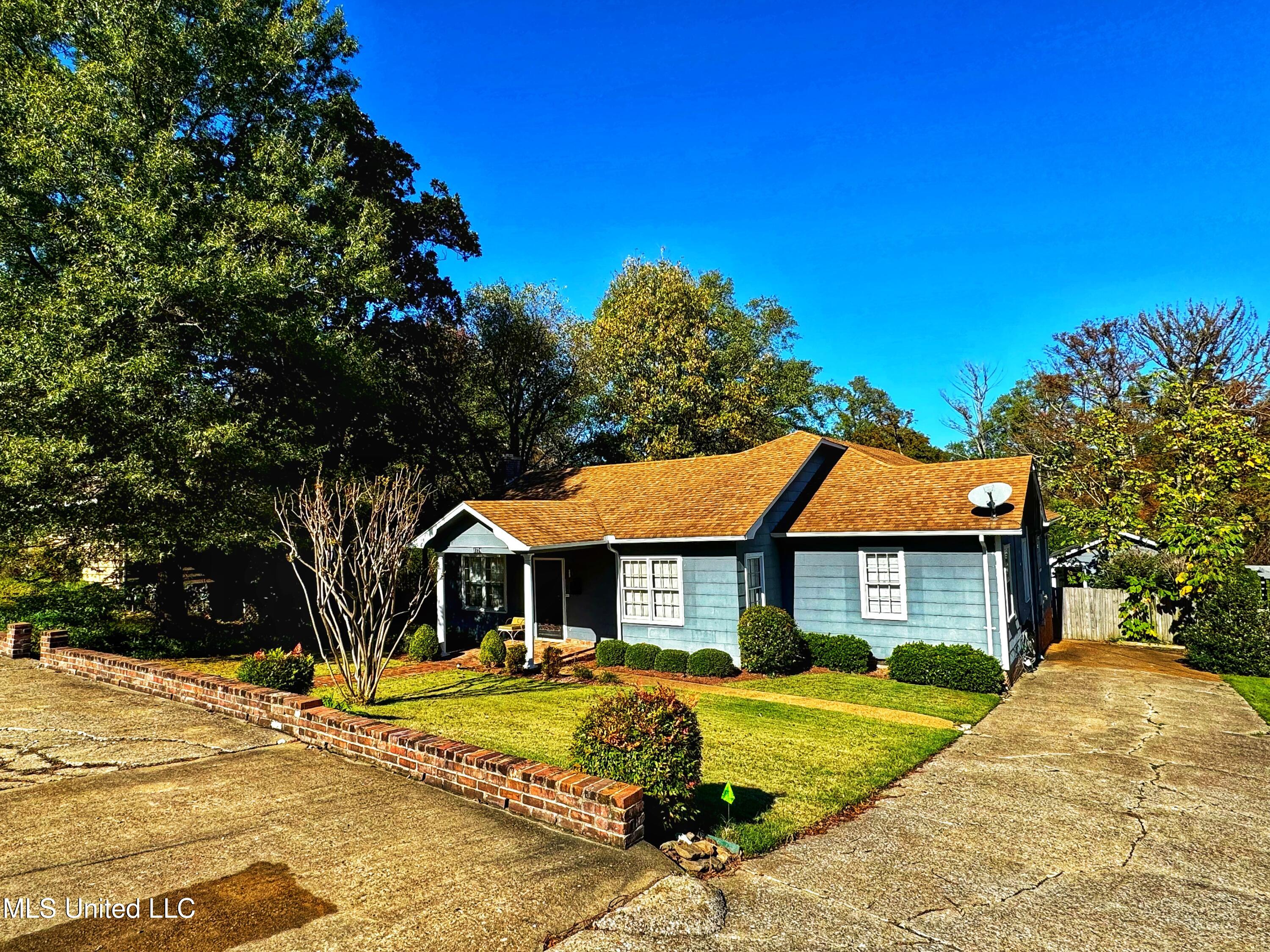 1724 Riverside Avenue, Clarksdale, Mississippi image 1