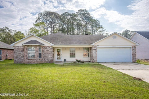 Homes For Sale - 2612 N 8th Street<br/> Ocean Springs, MS 39564