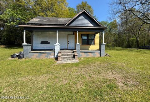 Homes For Sale - 1904 10th Avenue<br/> Lauderdale County, Meridian, MS 39301