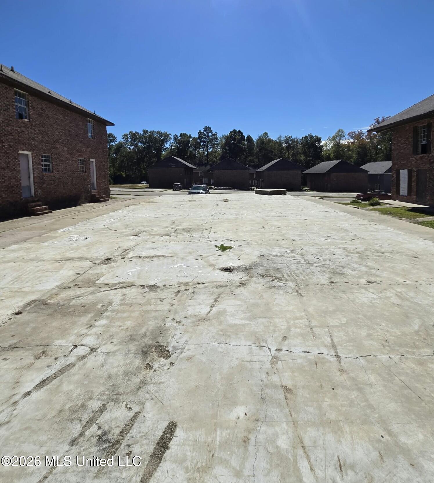 105 Plantation Boulevard