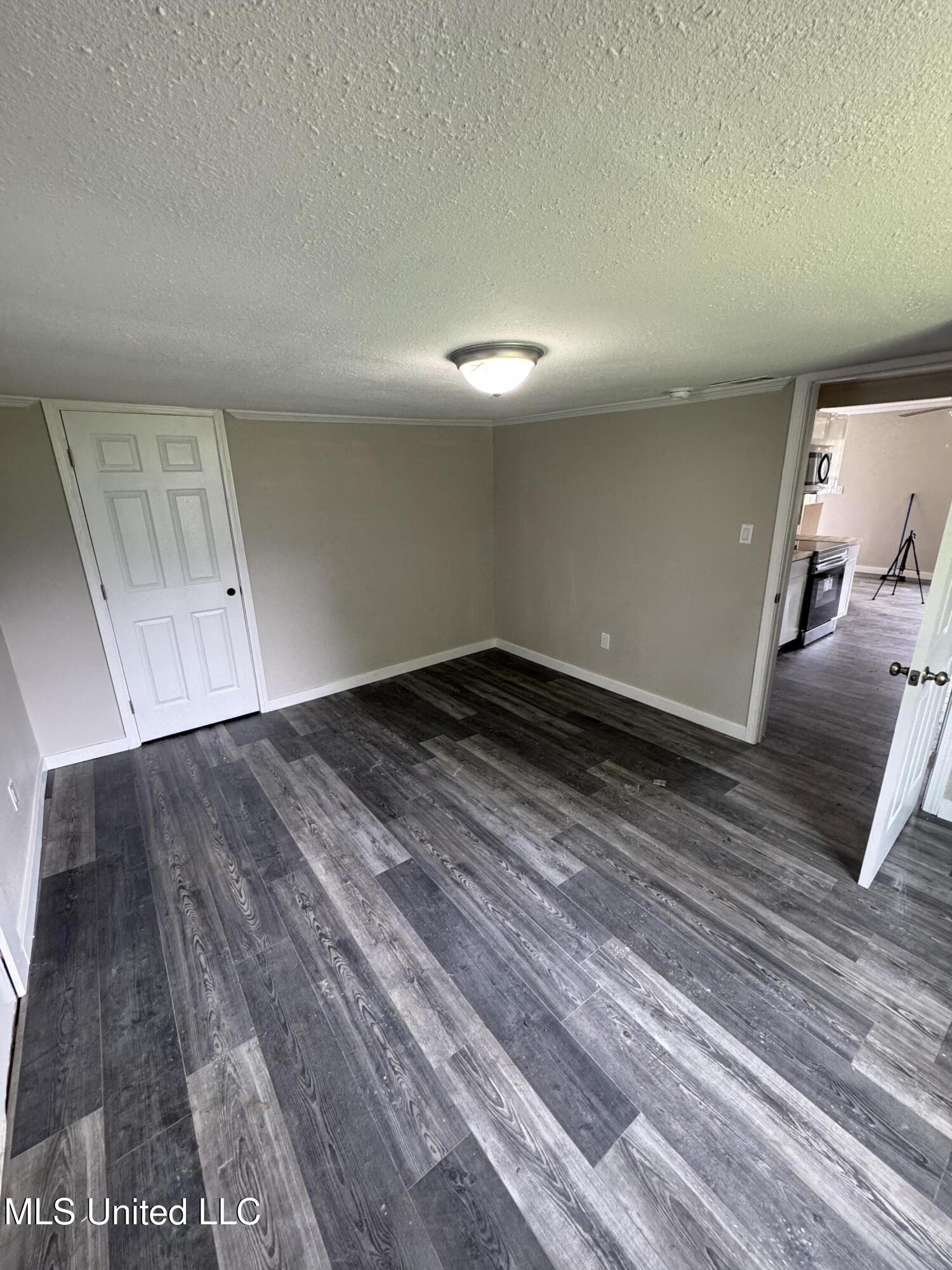 8308 Holiday Drive, Ocean Springs, Mississippi image 3
