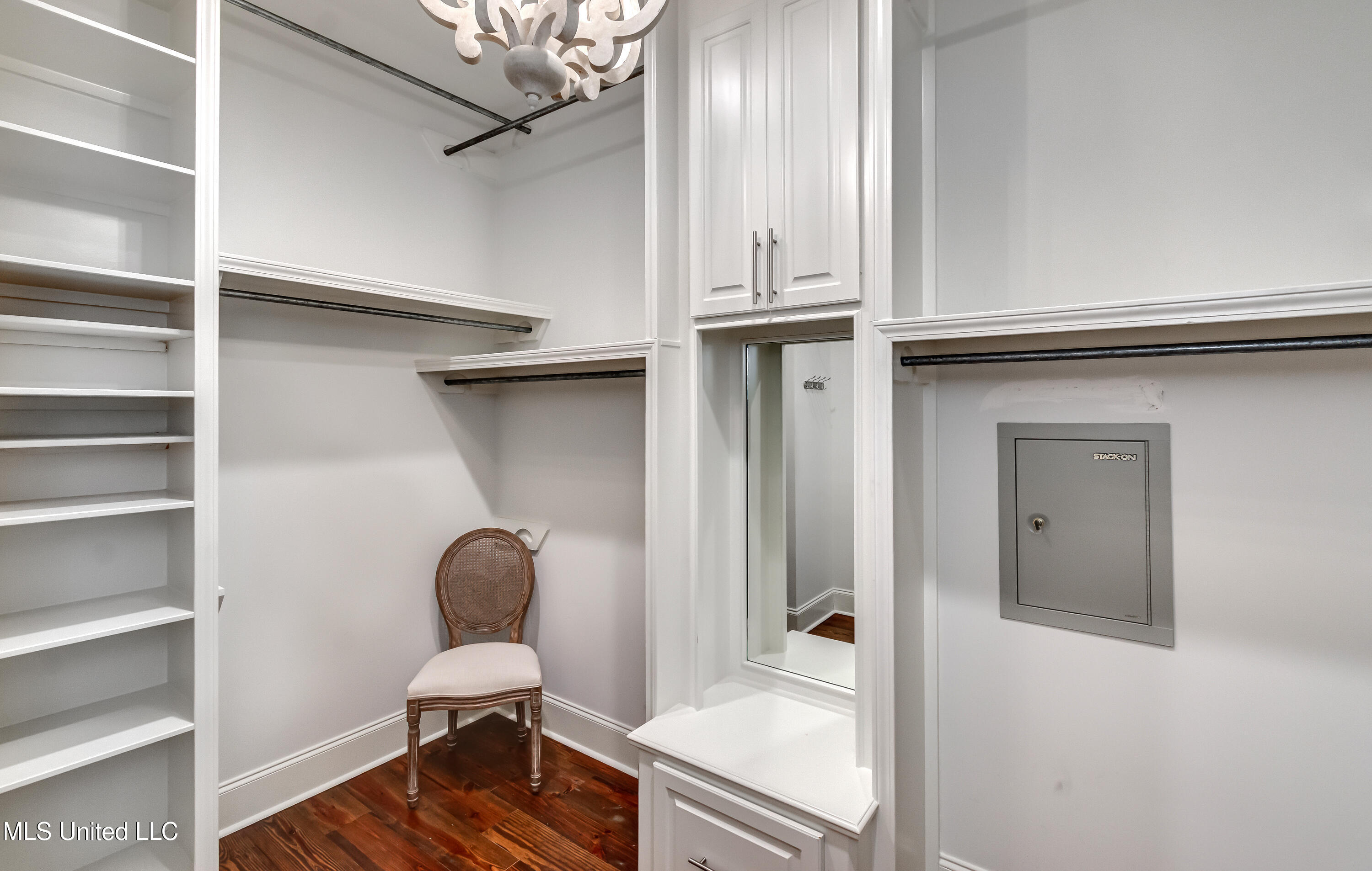 Madison, Mississippi 39110, United States, 5 Bedrooms Bedrooms, ,5 BathroomsBathrooms,Residential,Active,165052