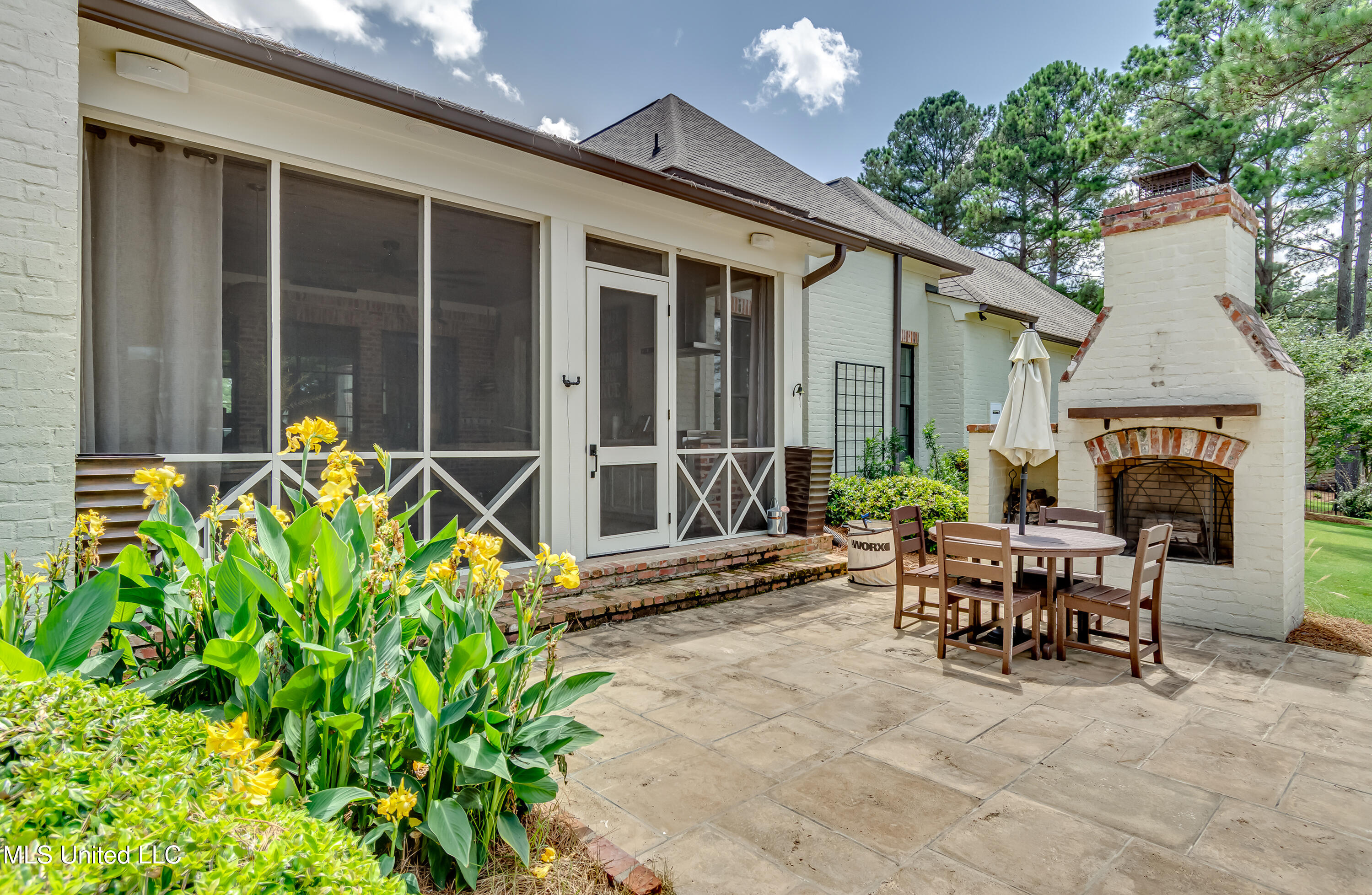 Madison, Mississippi 39110, United States, 5 Bedrooms Bedrooms, ,5 BathroomsBathrooms,Residential,Active,165052