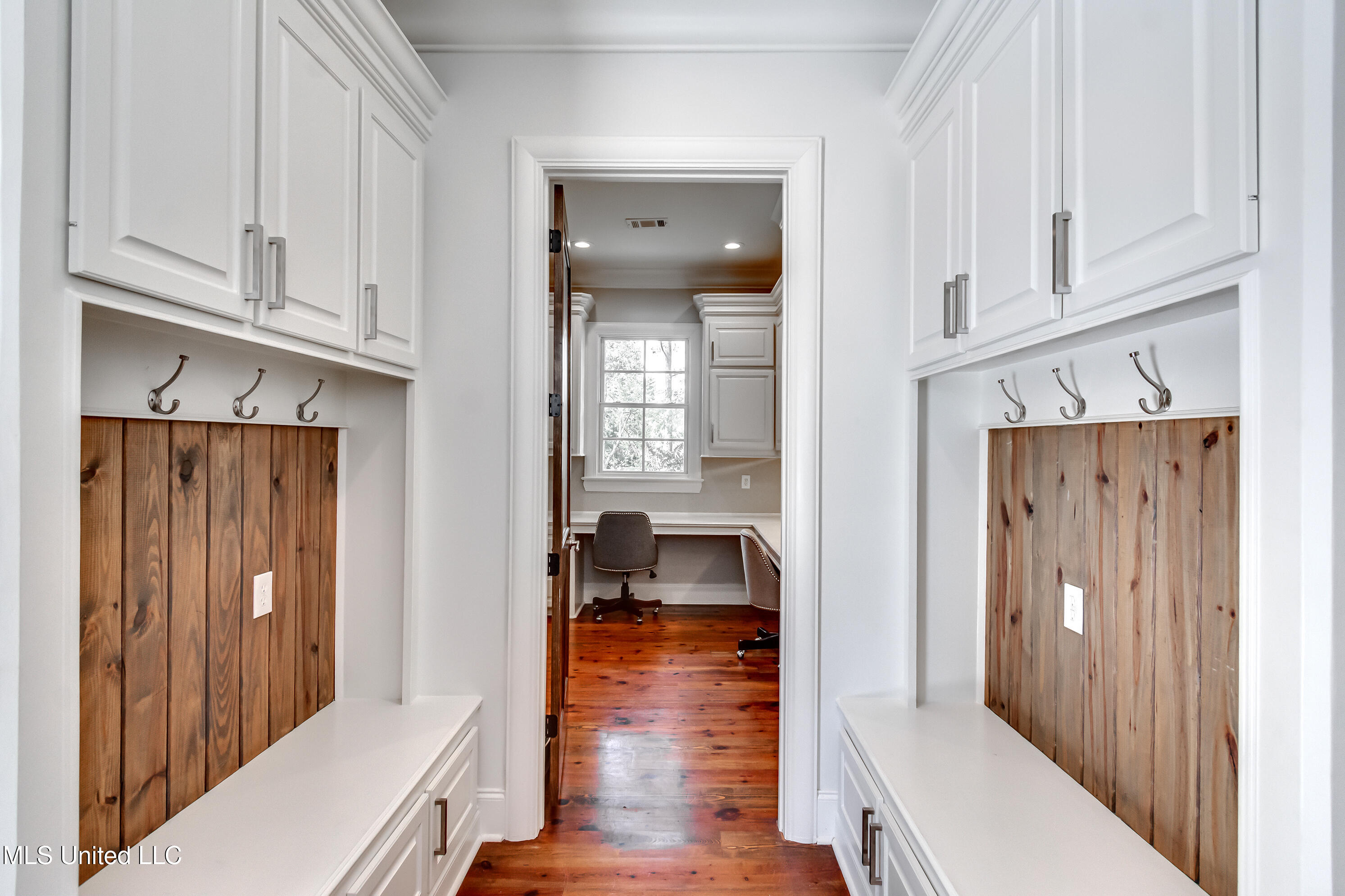 Madison, Mississippi 39110, United States, 5 Bedrooms Bedrooms, ,5 BathroomsBathrooms,Residential,Active,165052