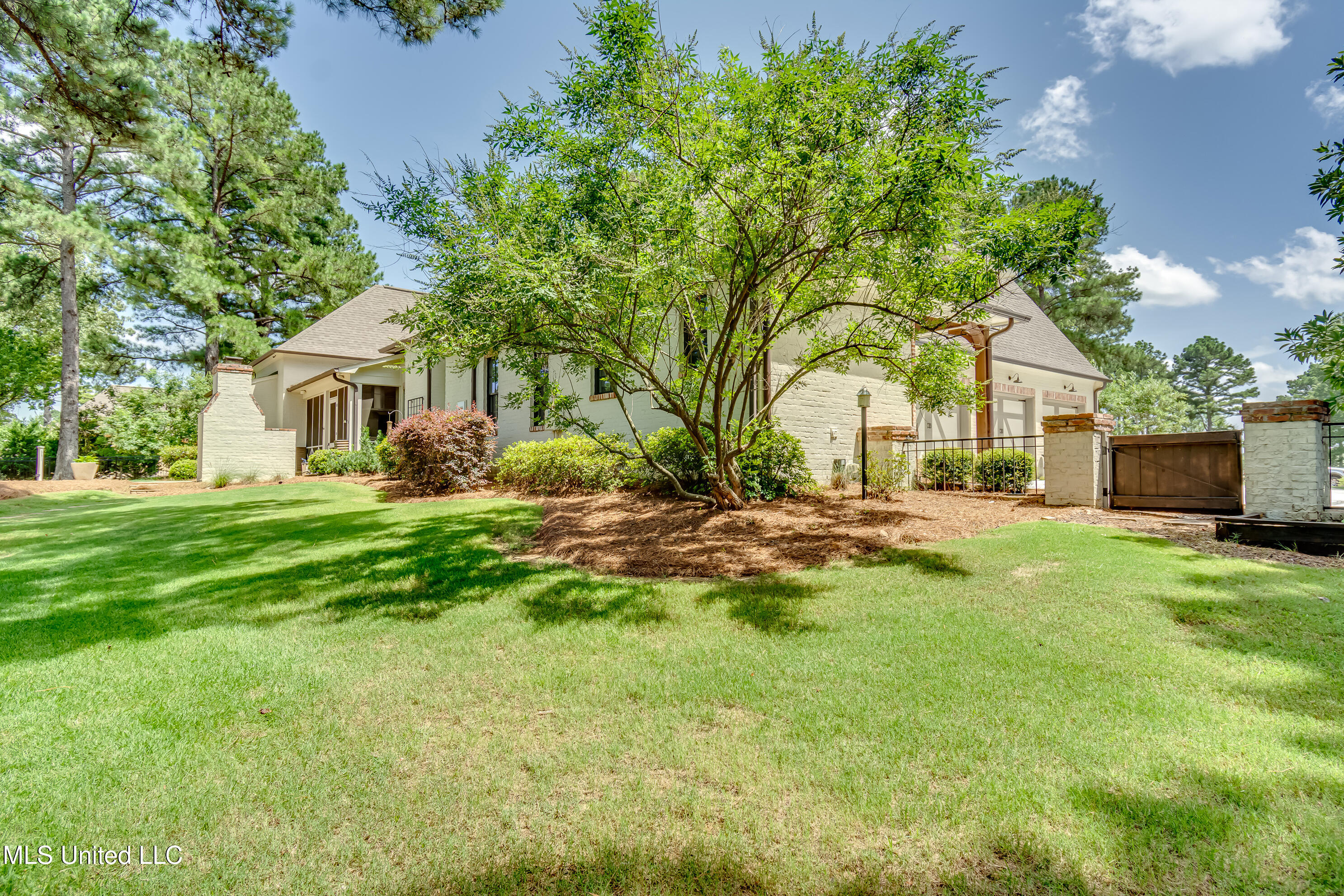 Madison, Mississippi 39110, United States, 5 Bedrooms Bedrooms, ,5 BathroomsBathrooms,Residential,Active,165052