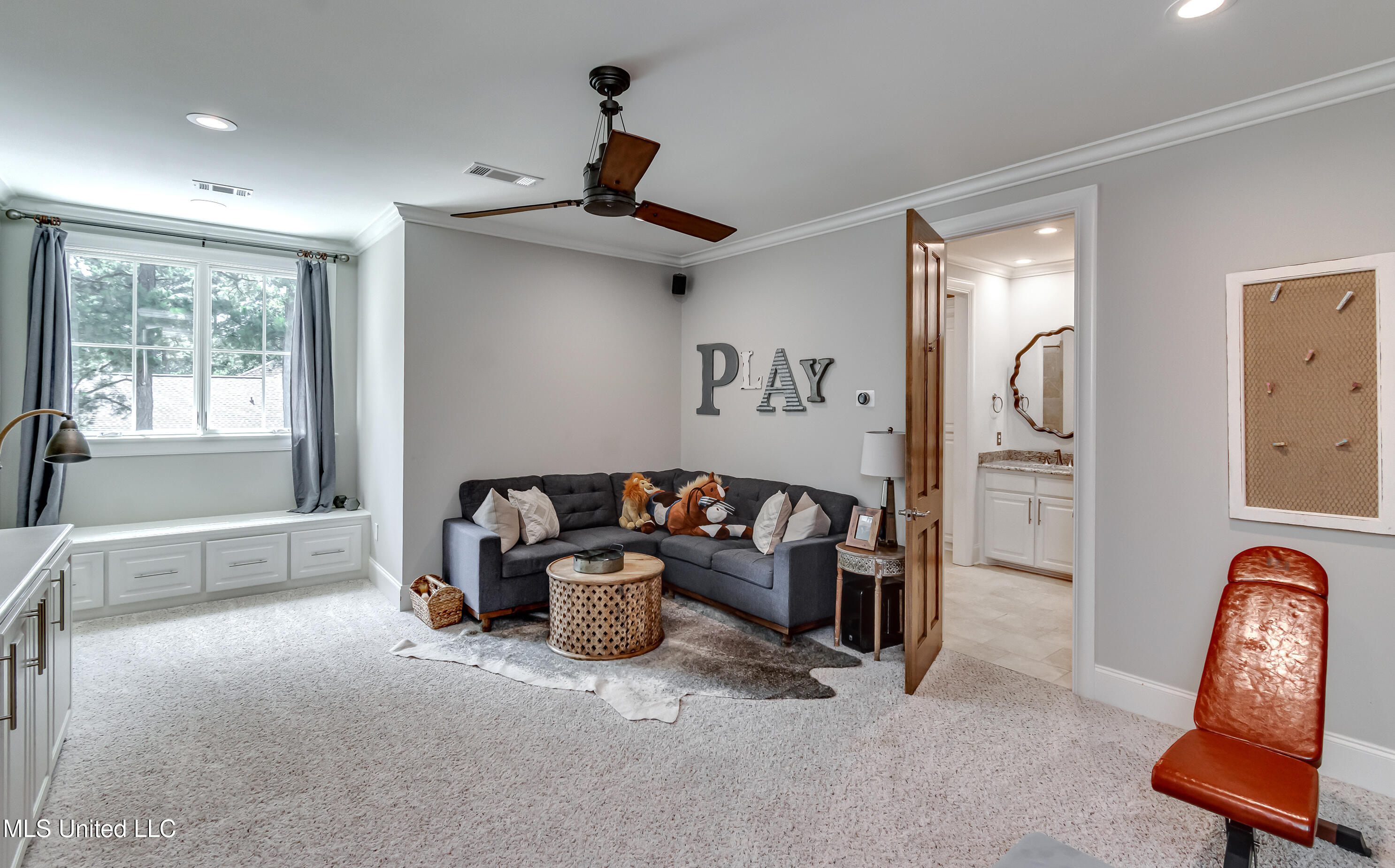 Madison, Mississippi 39110, United States, 5 Bedrooms Bedrooms, ,5 BathroomsBathrooms,Residential,Active,165052