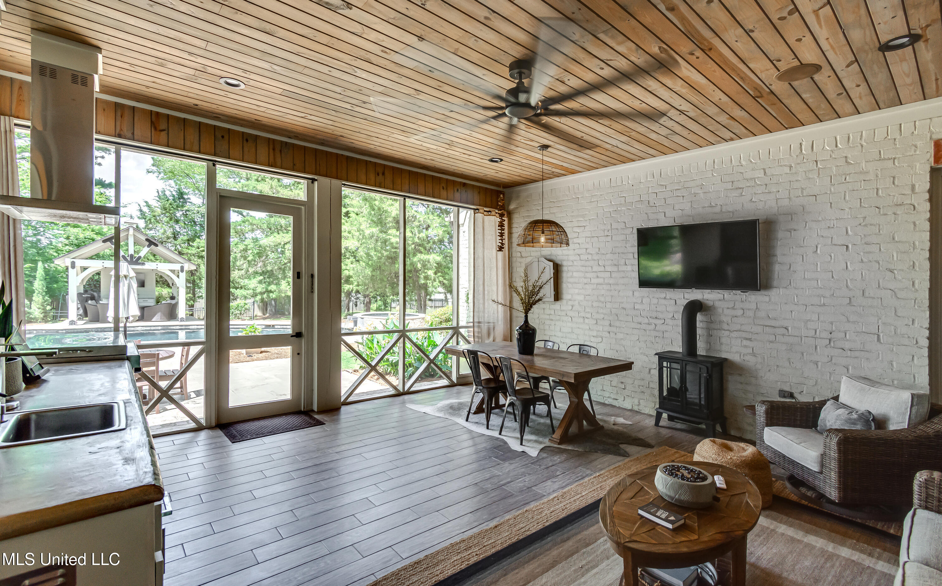 Madison, Mississippi 39110, United States, 5 Bedrooms Bedrooms, ,5 BathroomsBathrooms,Residential,Active,165052