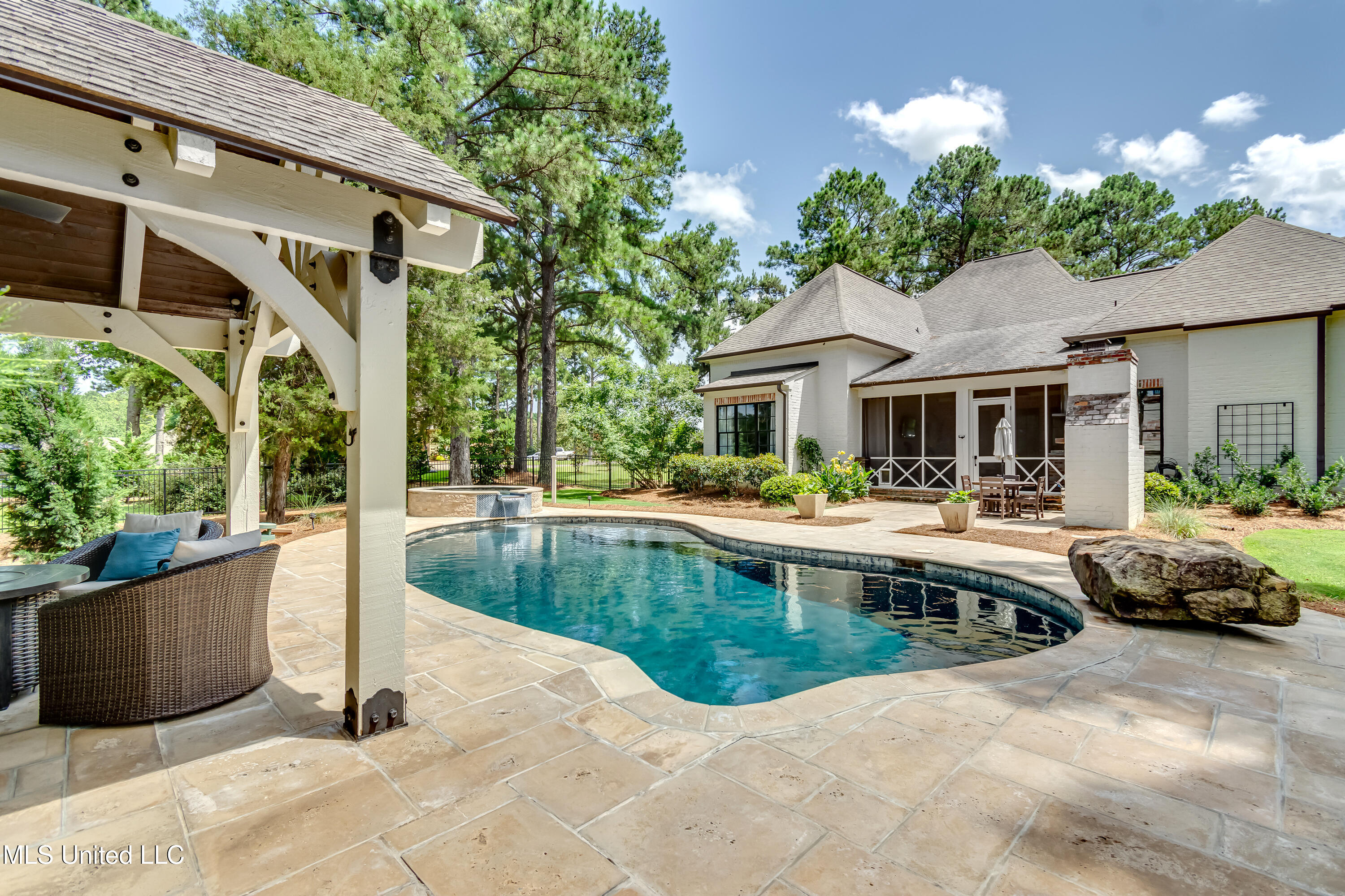 Madison, Mississippi 39110, United States, 5 Bedrooms Bedrooms, ,5 BathroomsBathrooms,Residential,Active,165052