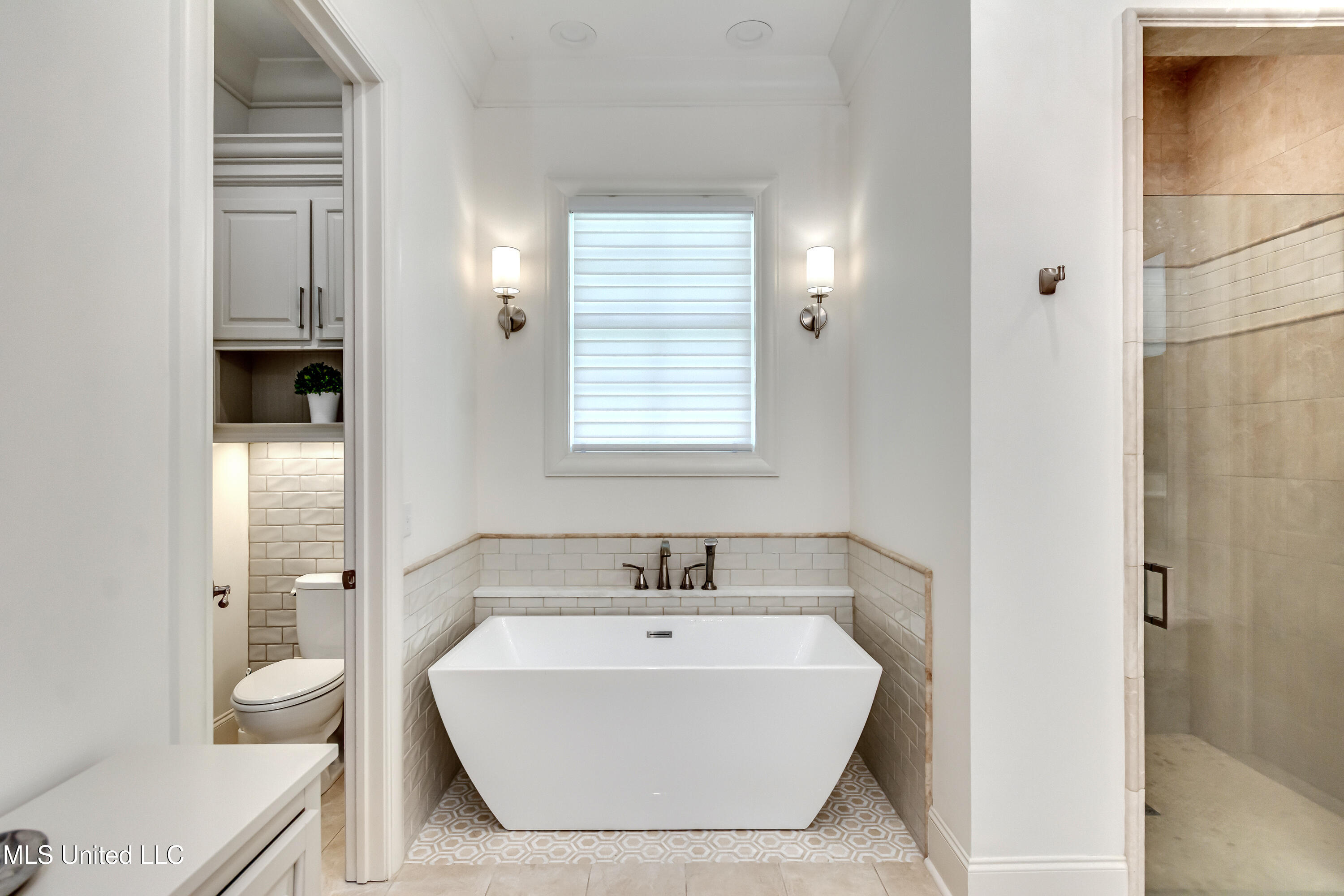 Madison, Mississippi 39110, United States, 5 Bedrooms Bedrooms, ,5 BathroomsBathrooms,Residential,Active,165052