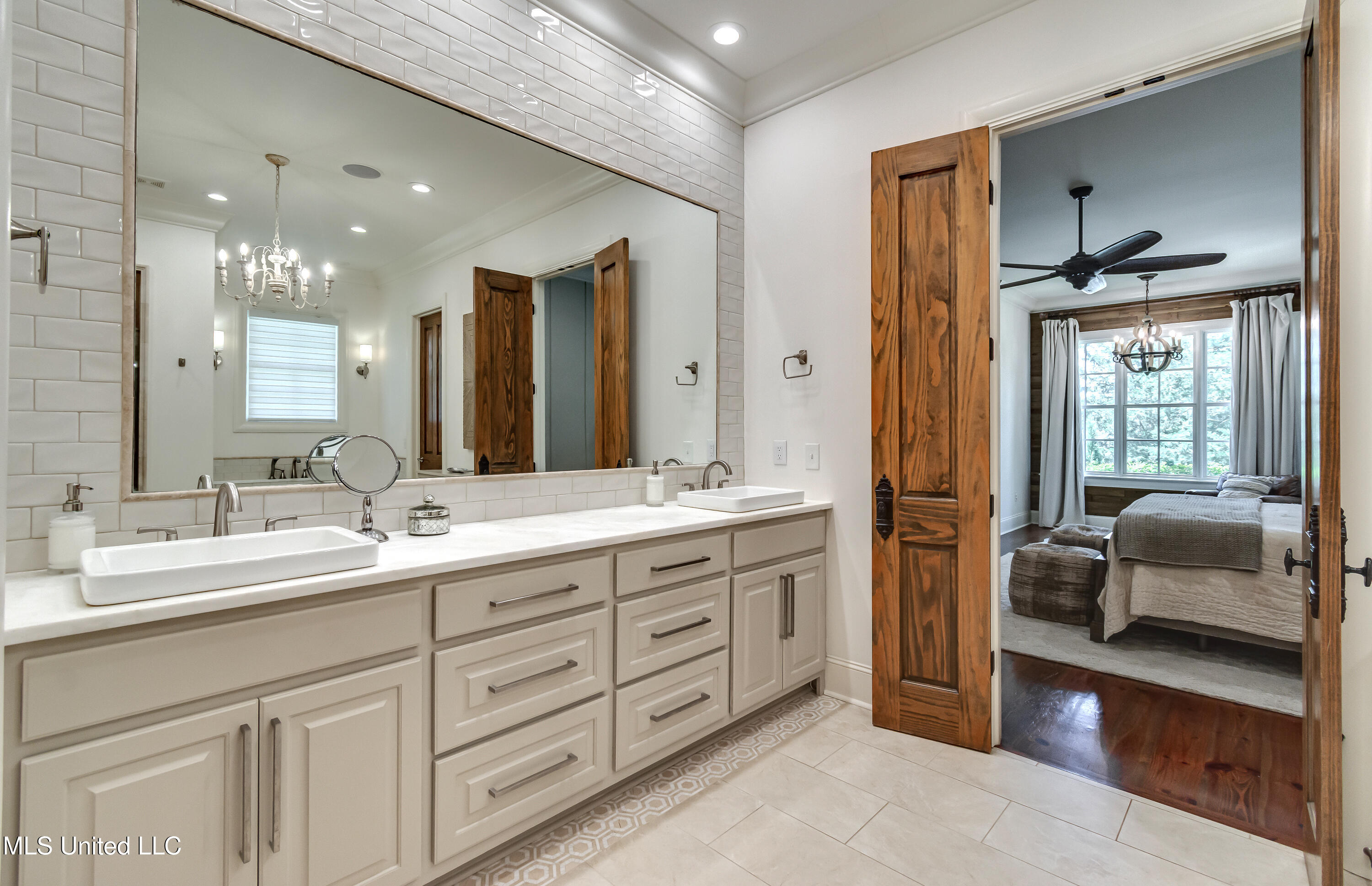 Madison, Mississippi 39110, United States, 5 Bedrooms Bedrooms, ,5 BathroomsBathrooms,Residential,Active,165052