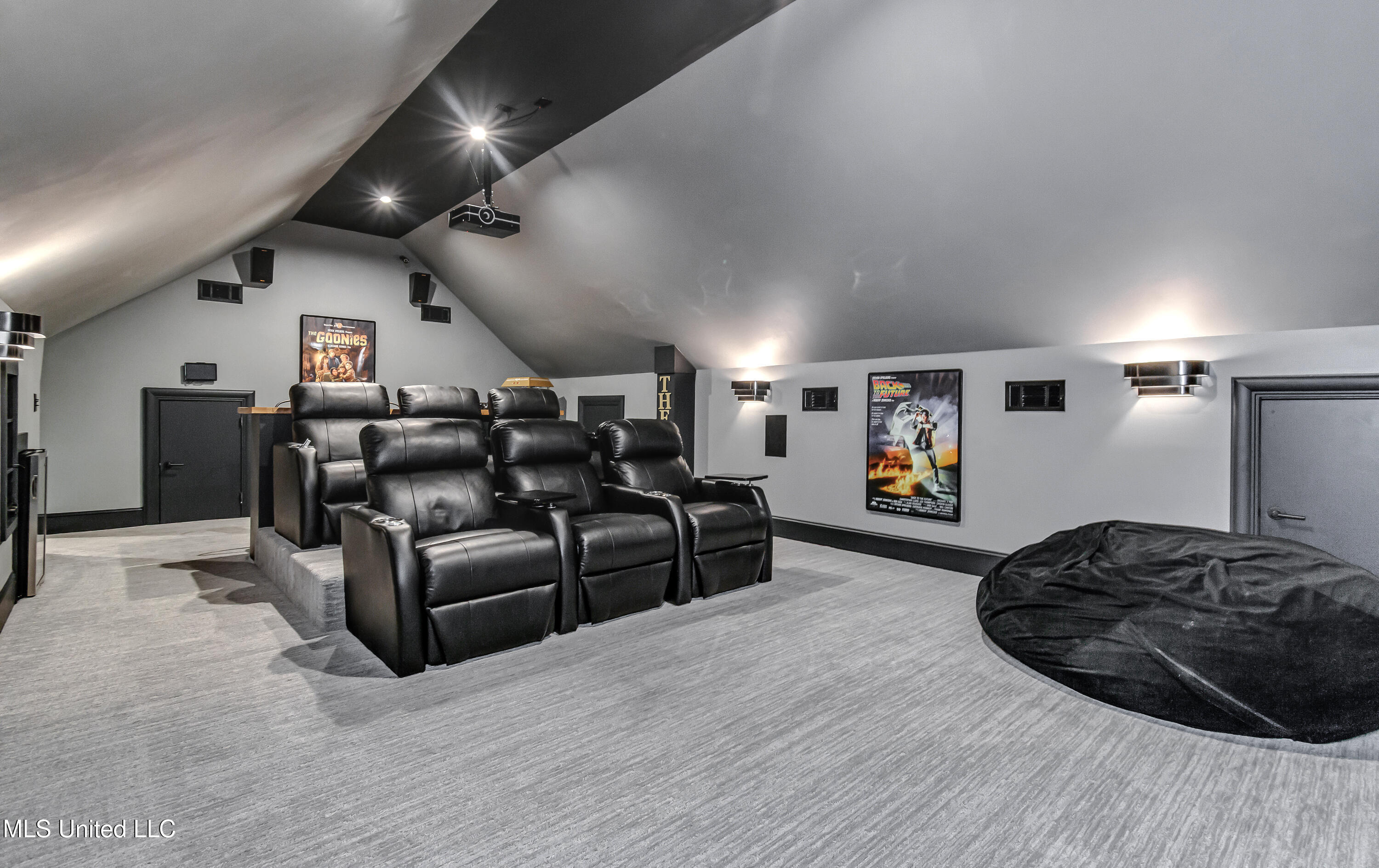 Madison, Mississippi 39110, United States, 5 Bedrooms Bedrooms, ,5 BathroomsBathrooms,Residential,Active,165052