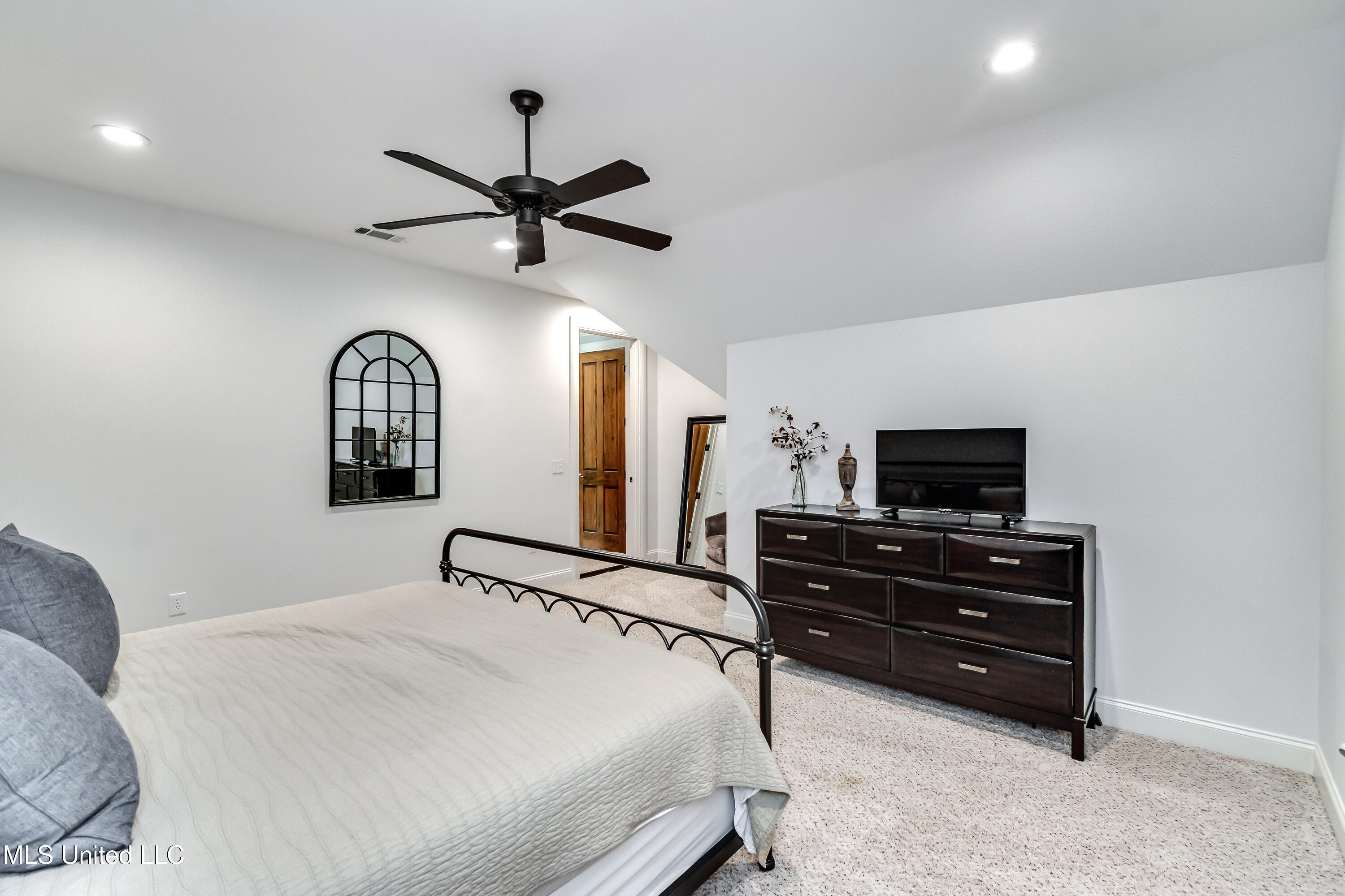 Madison, Mississippi 39110, United States, 5 Bedrooms Bedrooms, ,5 BathroomsBathrooms,Residential,Active,165052