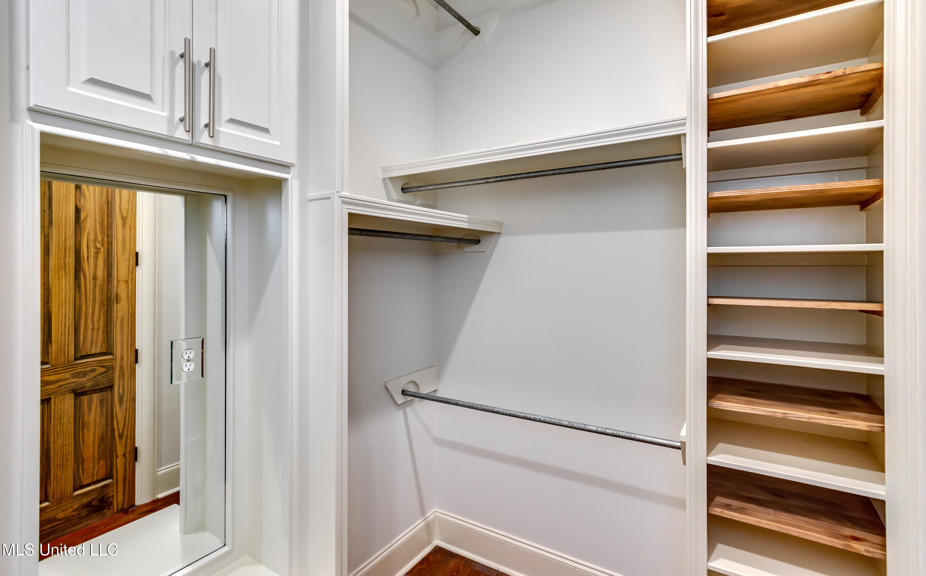 Madison, Mississippi 39110, United States, 5 Bedrooms Bedrooms, ,5 BathroomsBathrooms,Residential,Active,165052