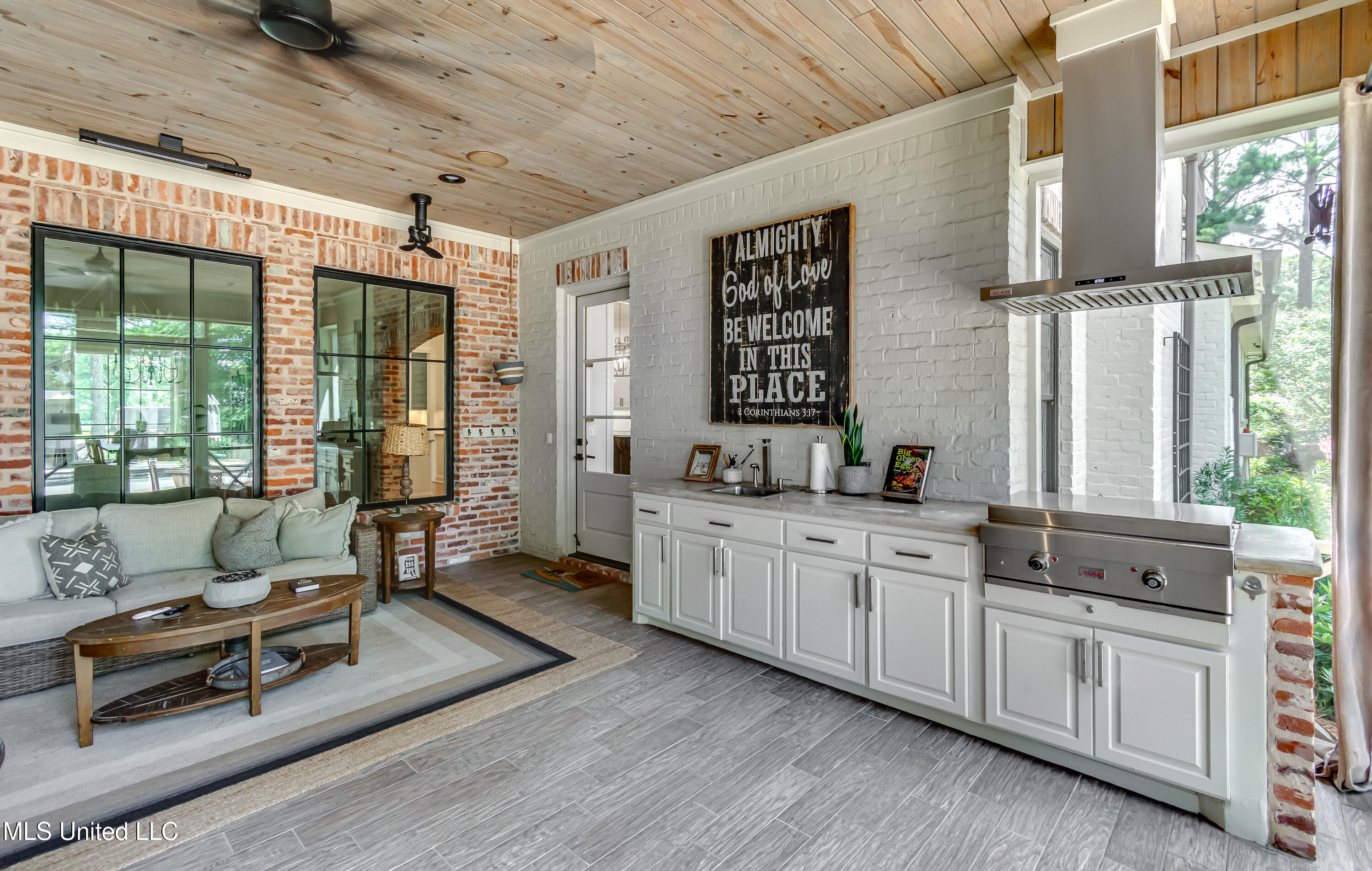 Madison, Mississippi 39110, United States, 5 Bedrooms Bedrooms, ,5 BathroomsBathrooms,Residential,Active,165052