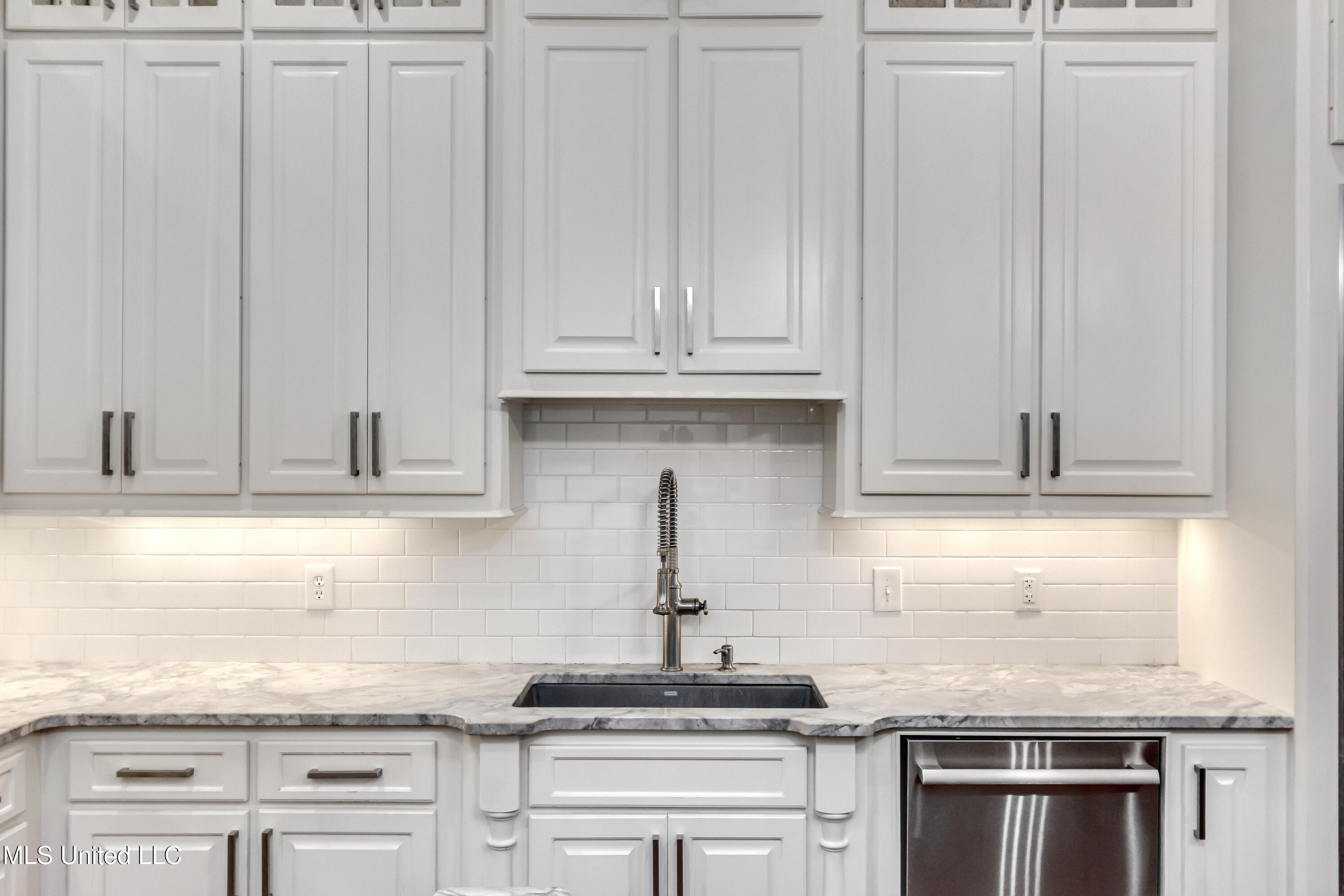 Madison, Mississippi 39110, United States, 5 Bedrooms Bedrooms, ,5 BathroomsBathrooms,Residential,Active,165052