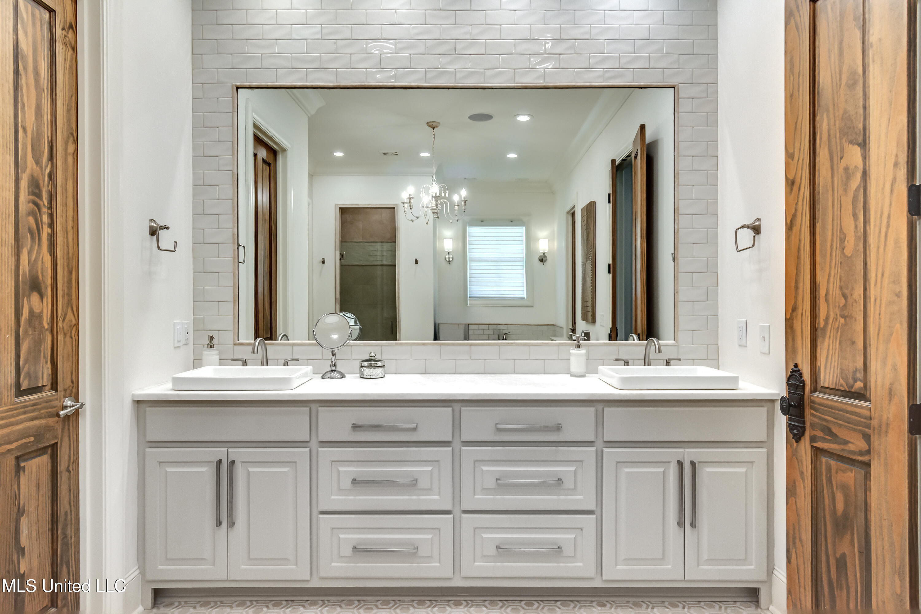 Madison, Mississippi 39110, United States, 5 Bedrooms Bedrooms, ,5 BathroomsBathrooms,Residential,Active,165052