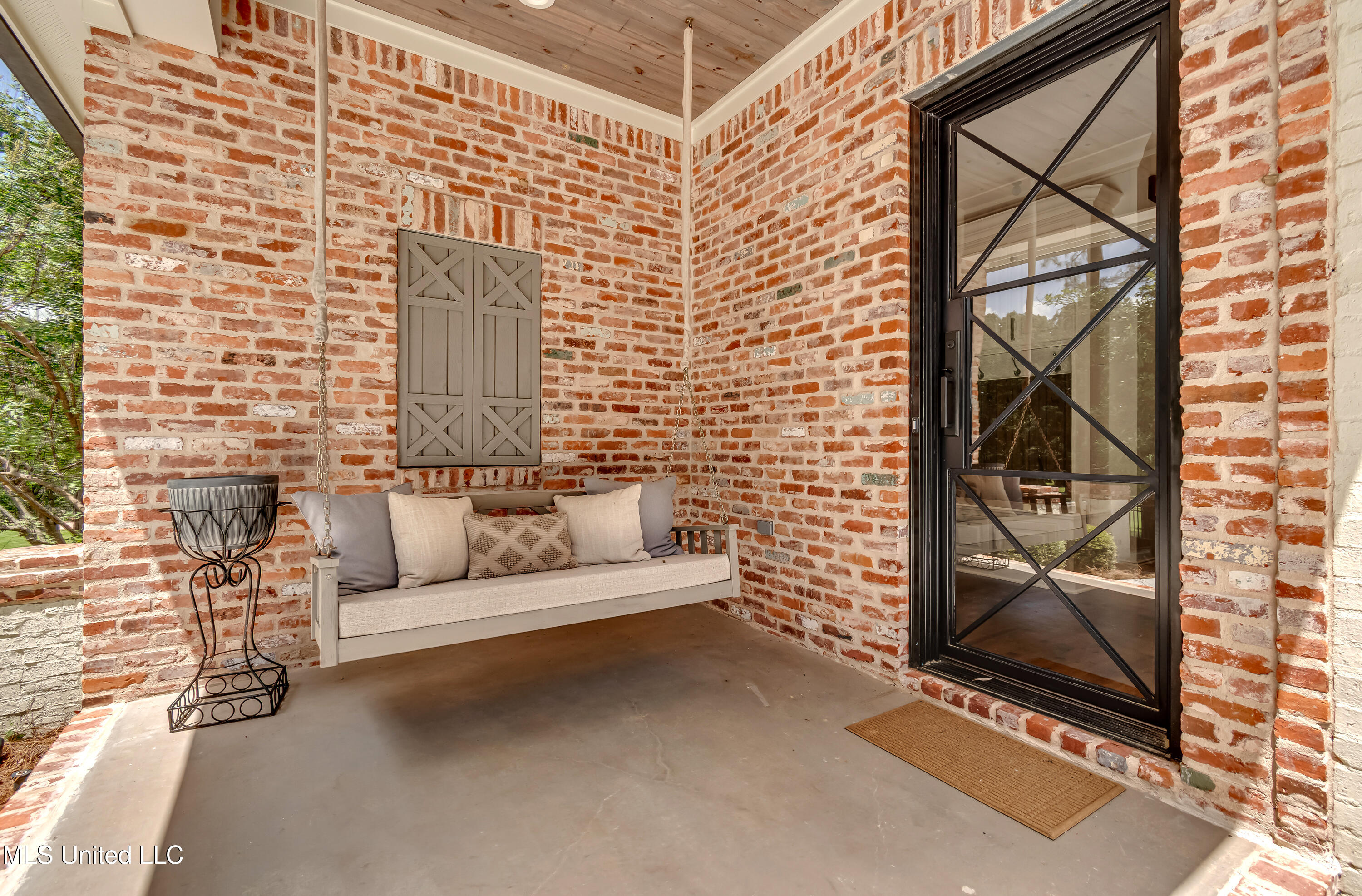 Madison, Mississippi 39110, United States, 5 Bedrooms Bedrooms, ,5 BathroomsBathrooms,Residential,Active,165052