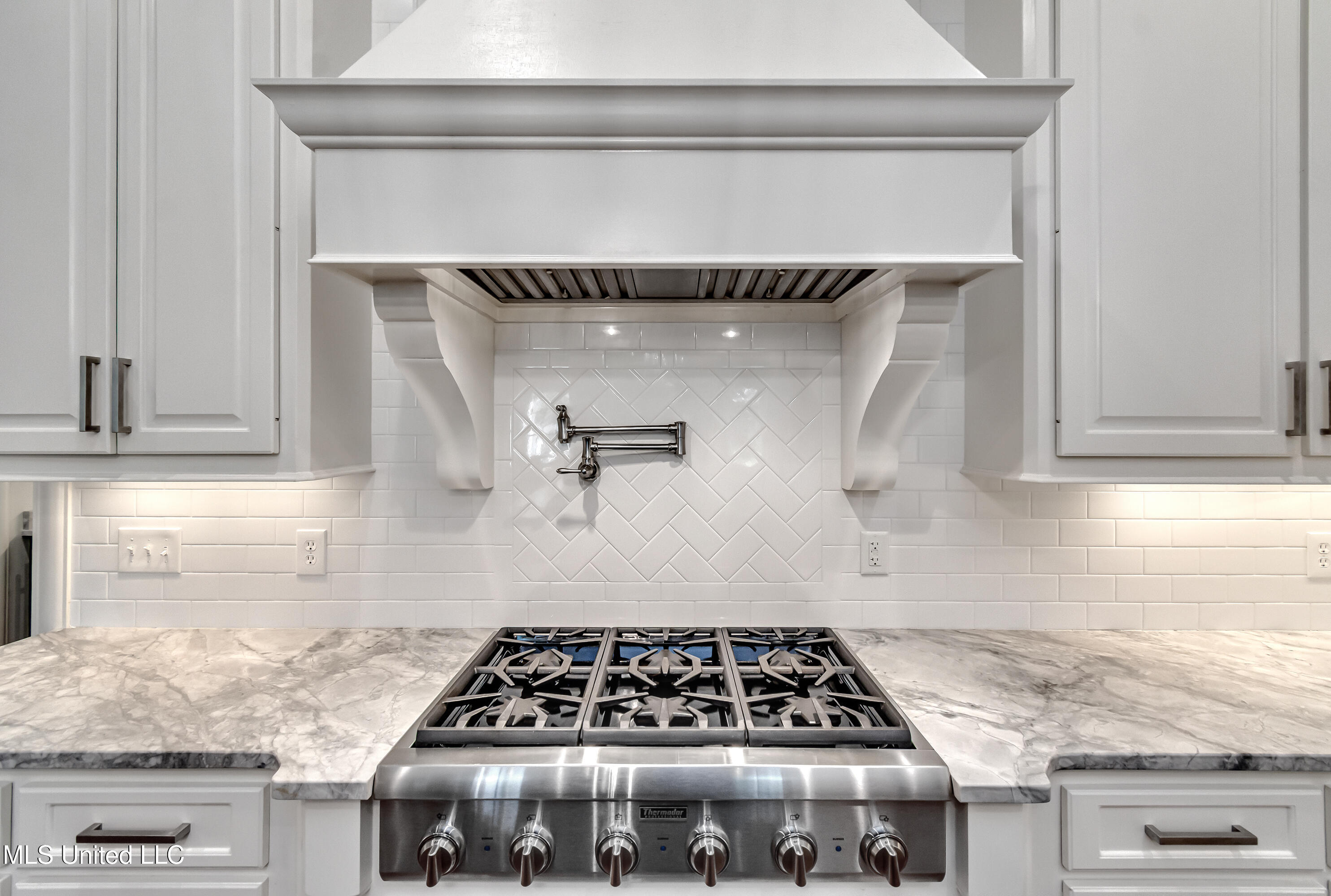 Madison, Mississippi 39110, United States, 5 Bedrooms Bedrooms, ,5 BathroomsBathrooms,Residential,Active,165052