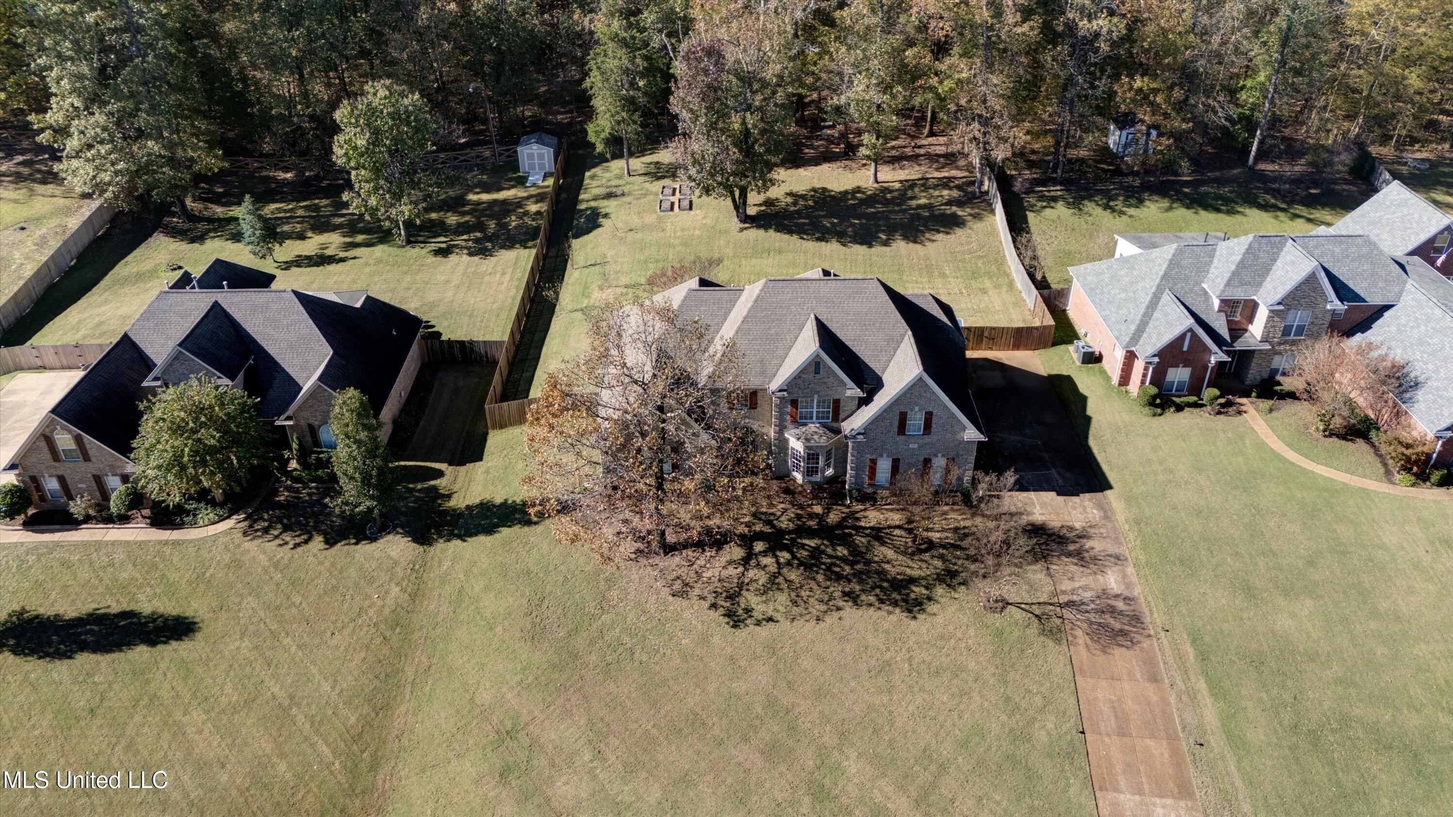 4327 W Dickens Place Drive, Southaven, Mississippi image 45